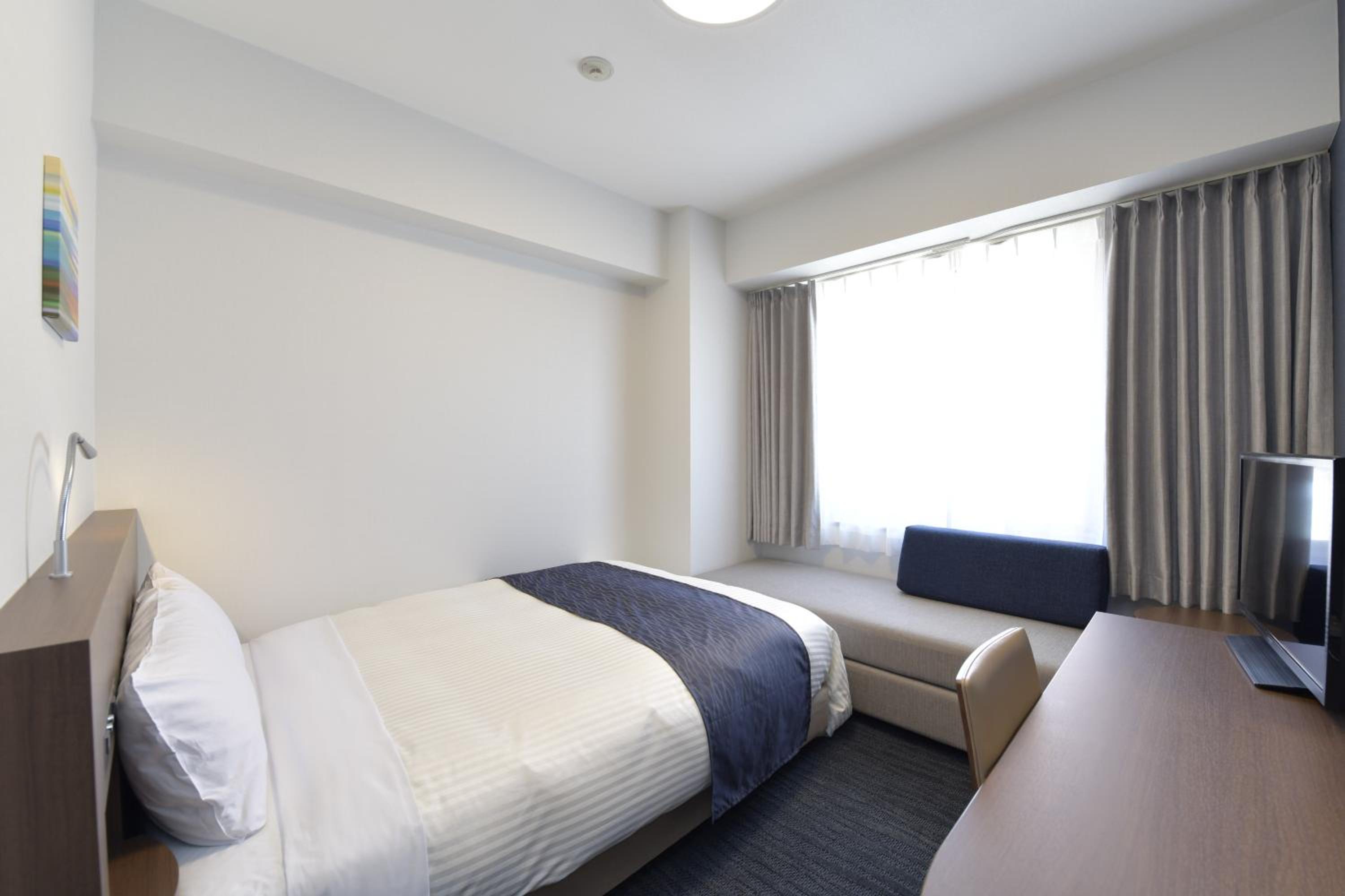 Single Room - Non-Smoking photo 3