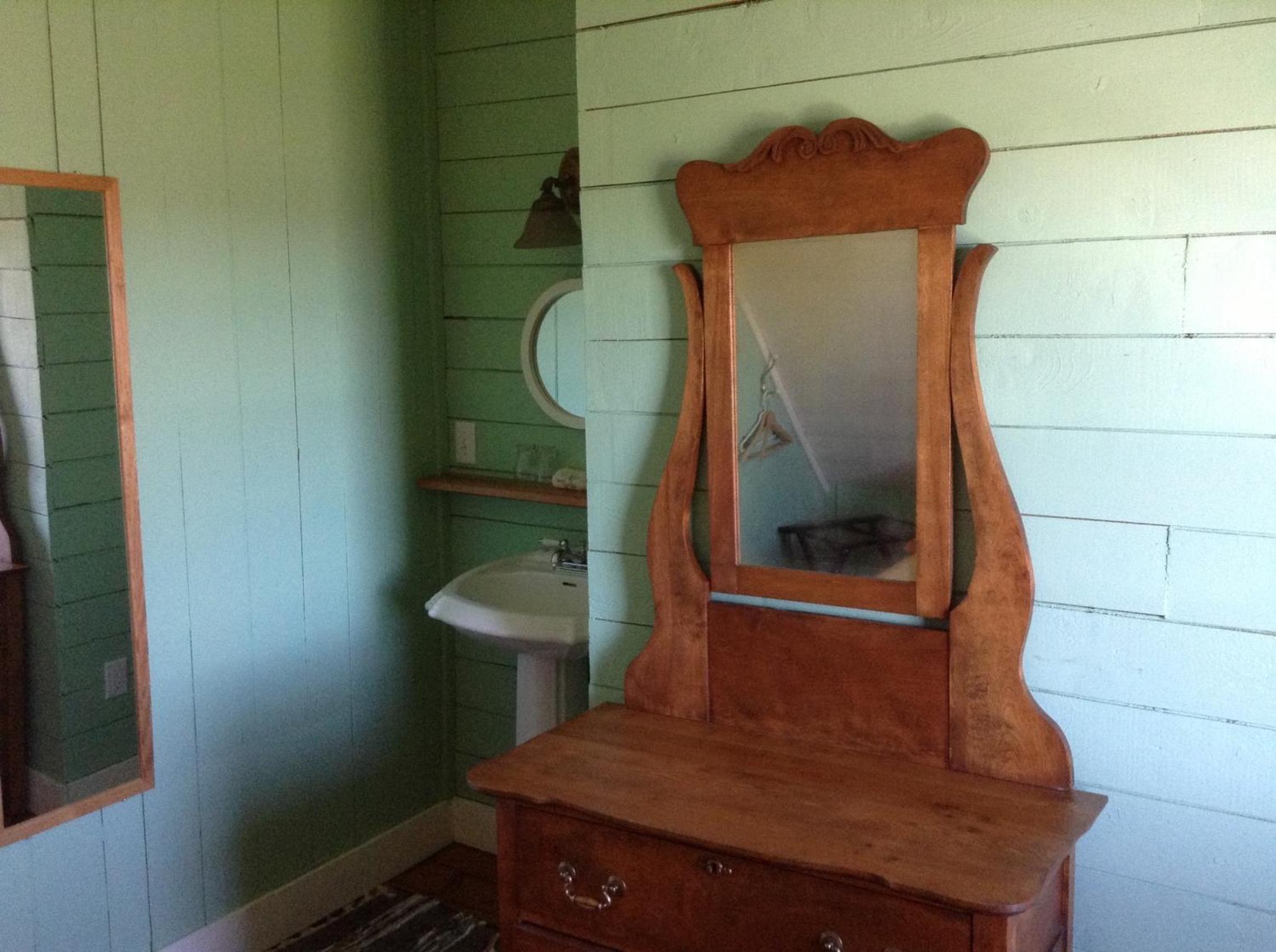 Double Room with Shared Bathroom photo 1