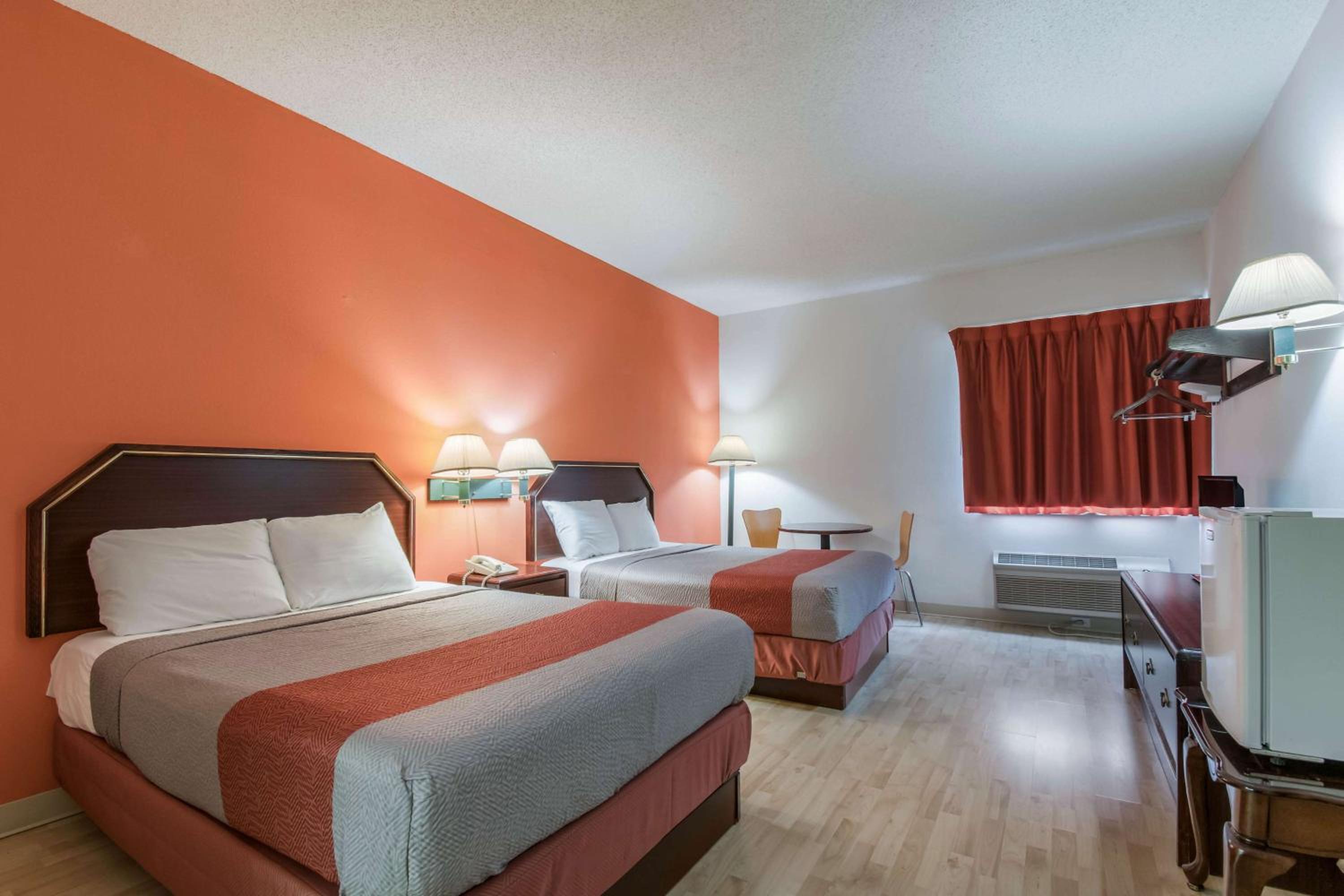 Quadruple Room - Non-Smoking - Photo 4