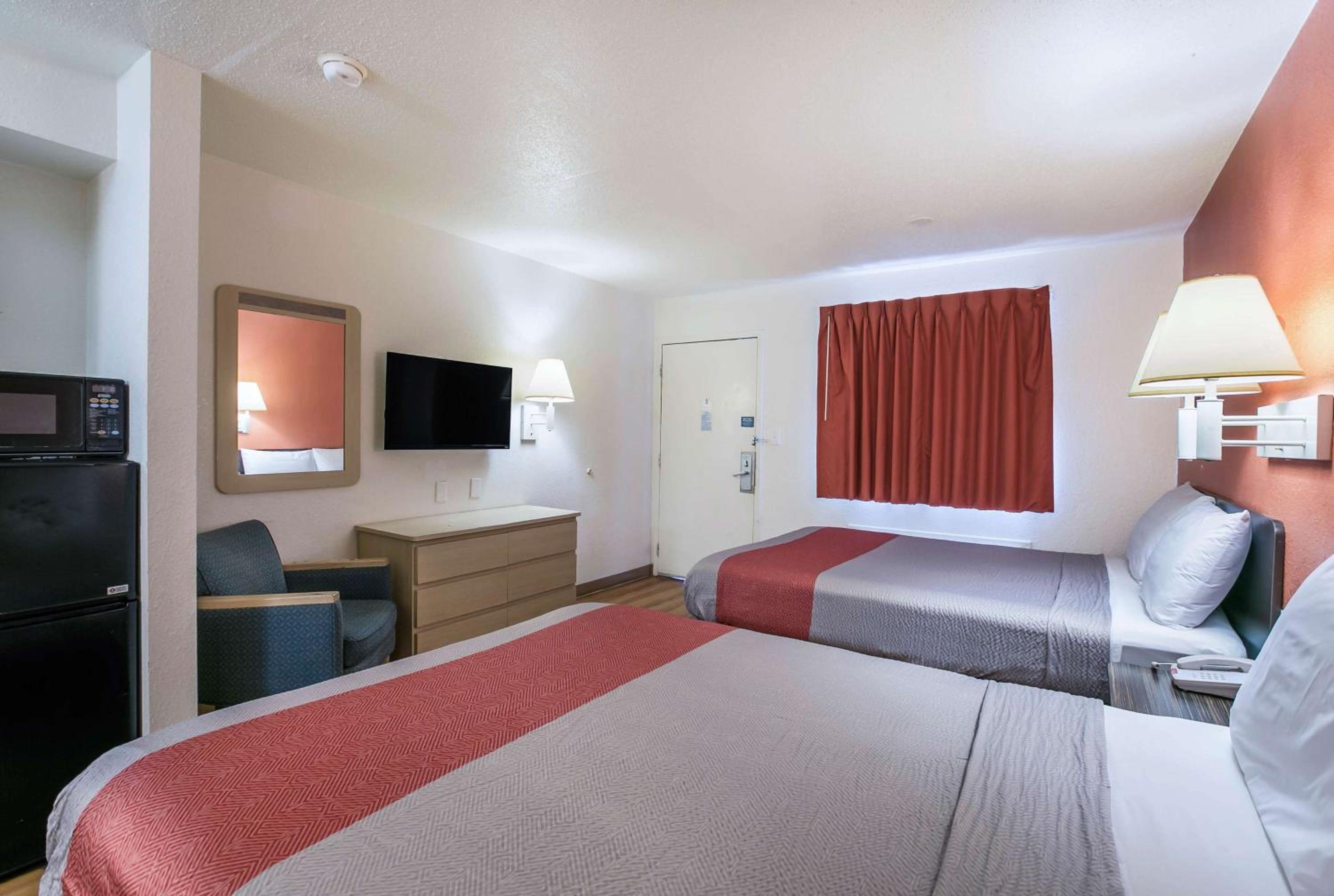 Queen Room with Two Queen Beds - Disability Access - Roll In Shower photo 2