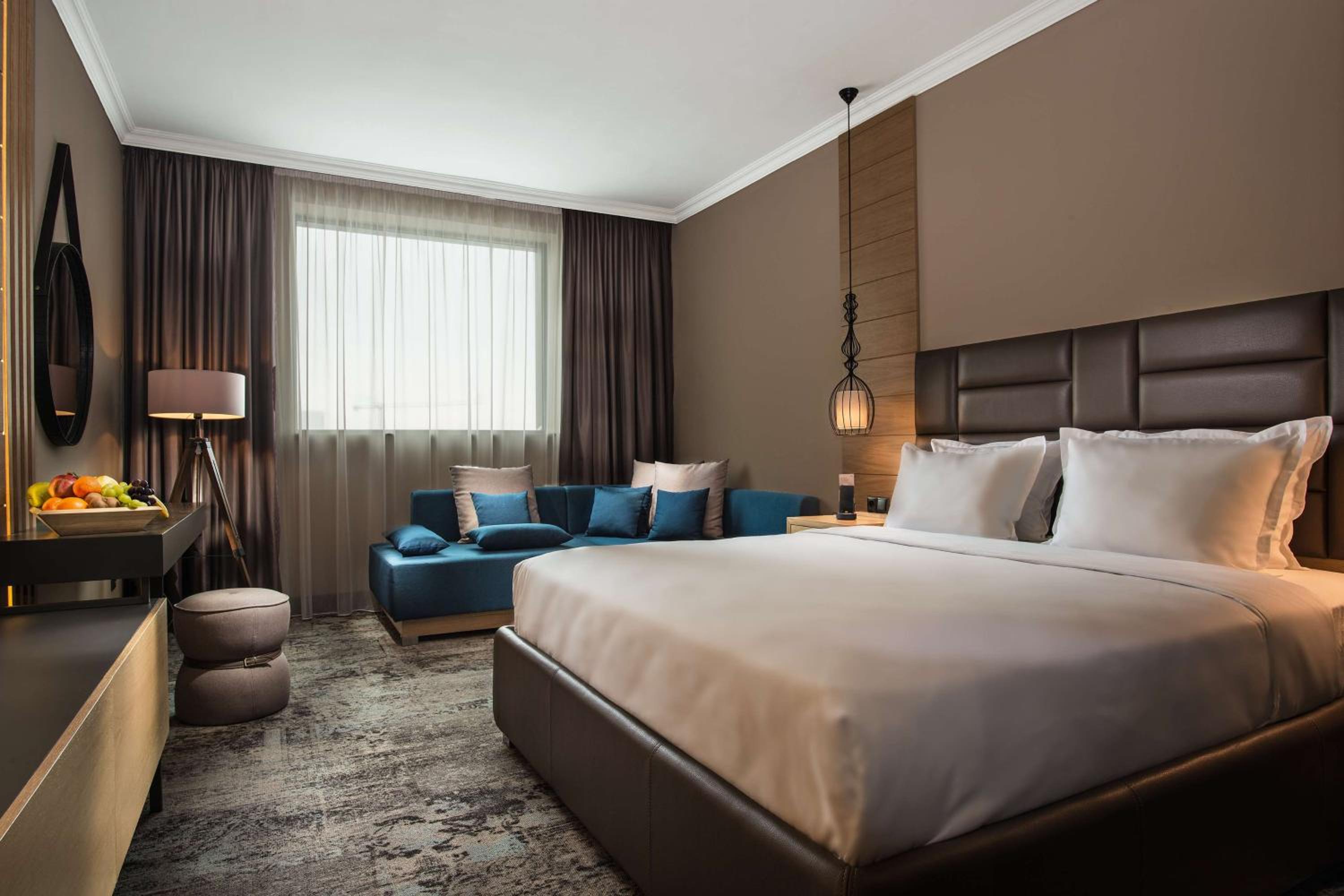 Superior Business Room - King size Bed with Complimentary Water Free WiFi, Free Tea and Coffee Equipment photo 1