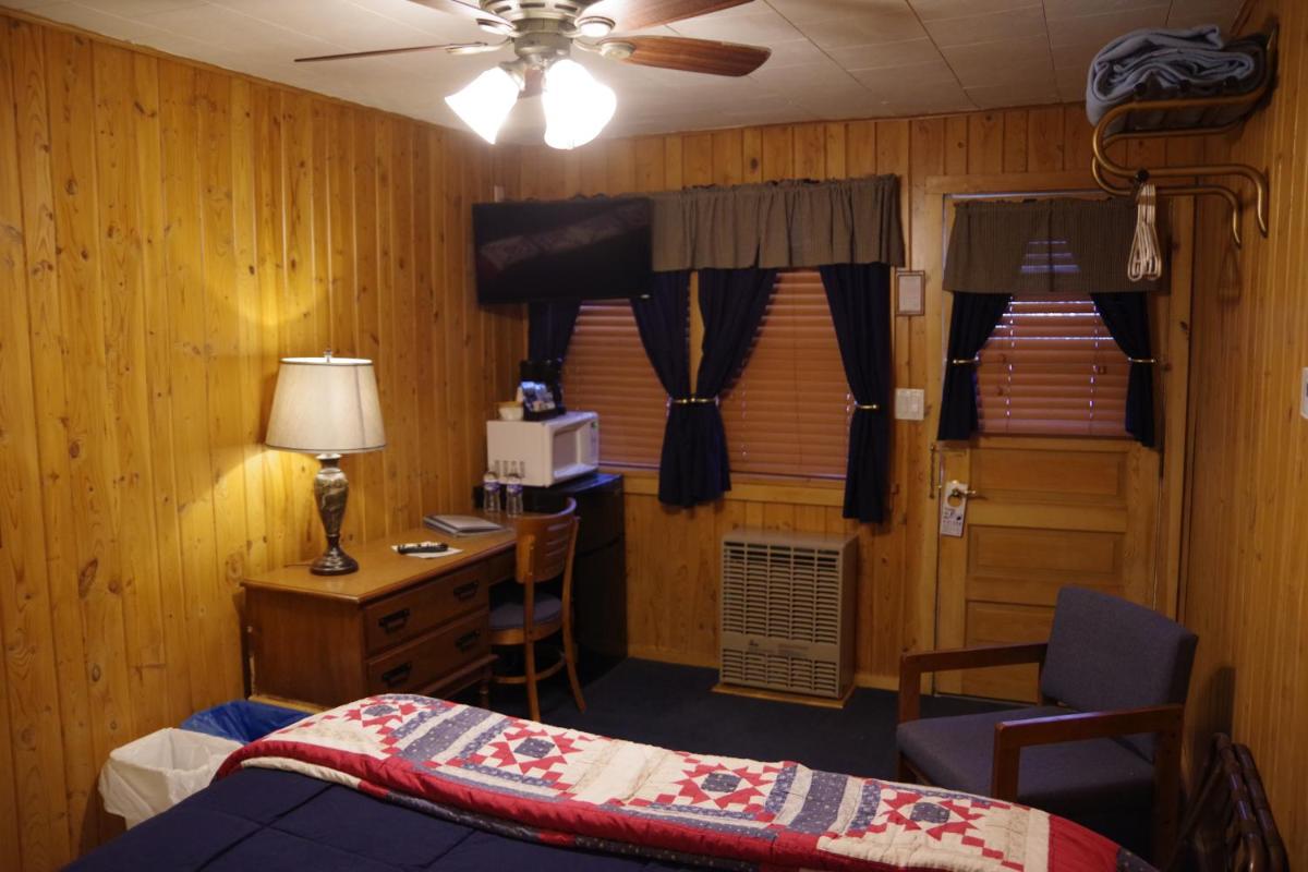 Queen Room photo 1