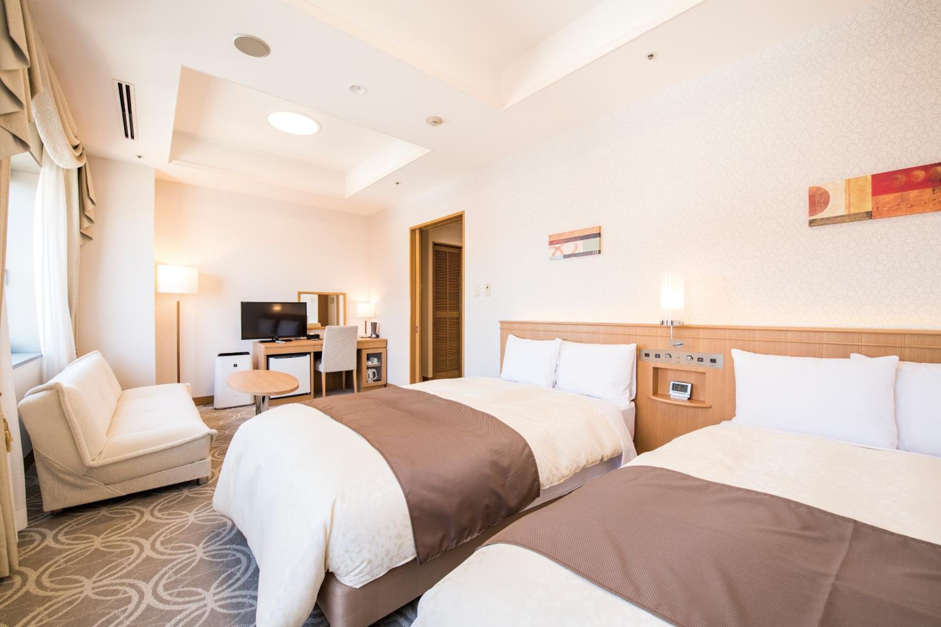 Deluxe Twin Room - Non-Smoking photo 1