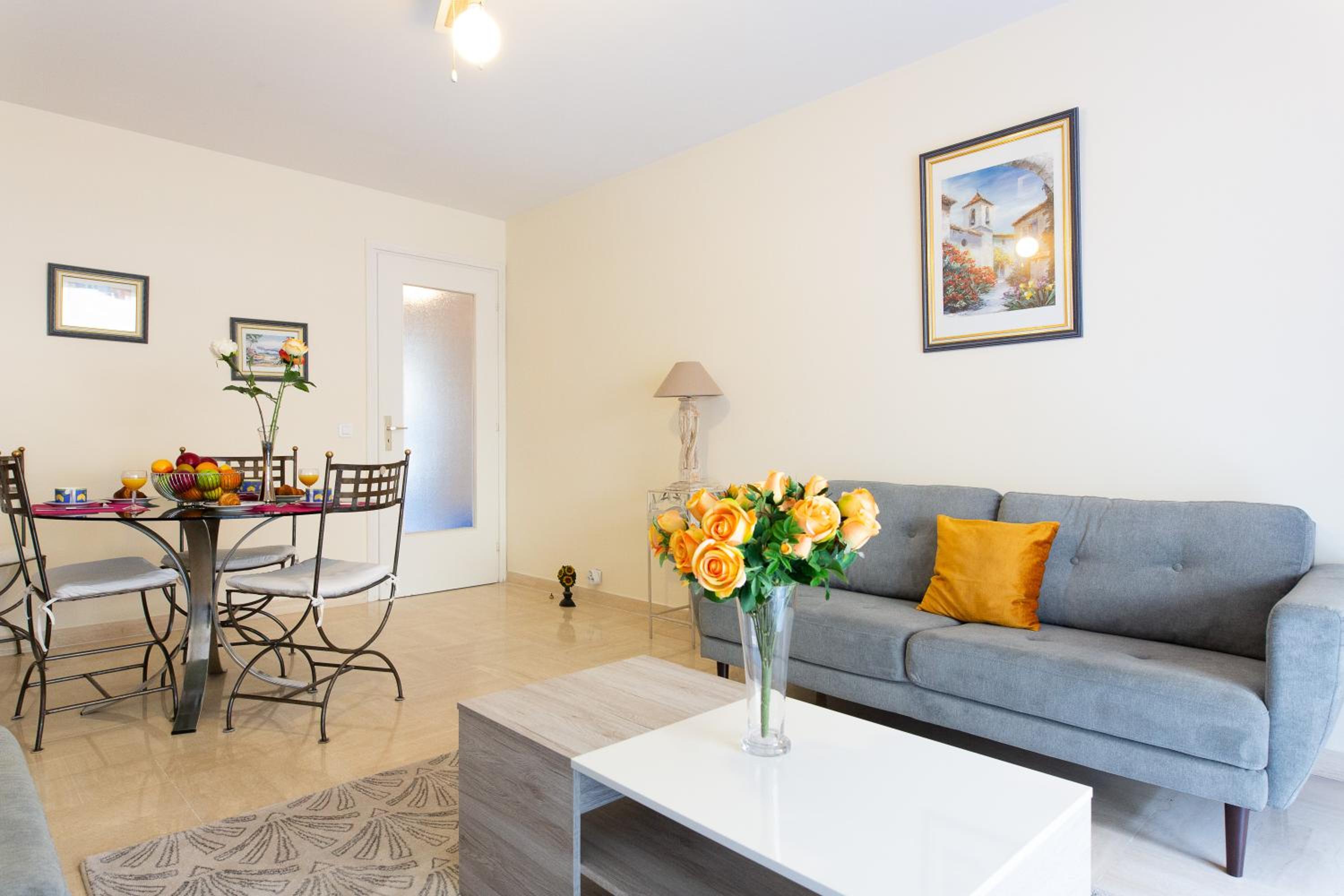 Apartment with Terrace photo 3