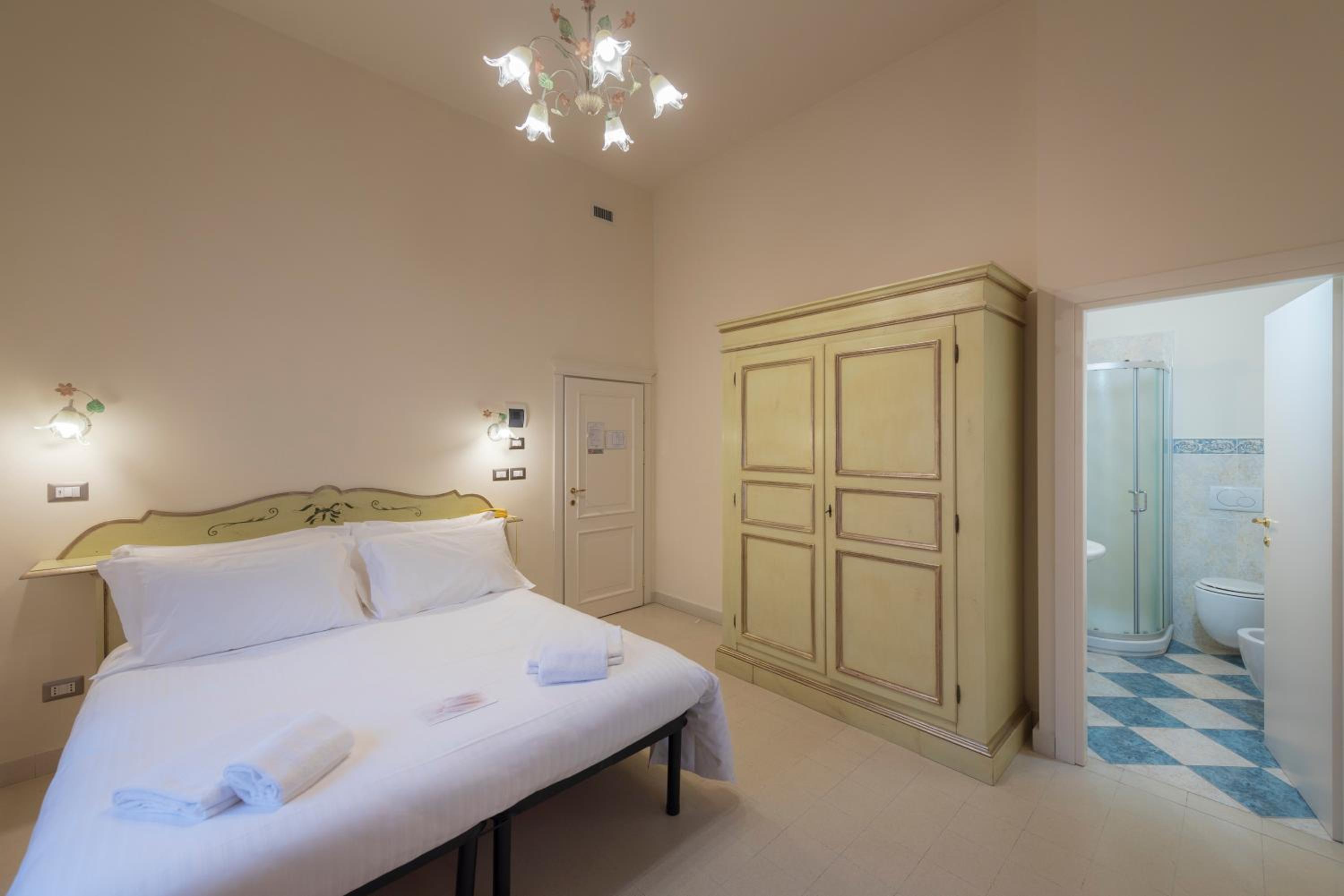 Classic Double Room - Photo 4
