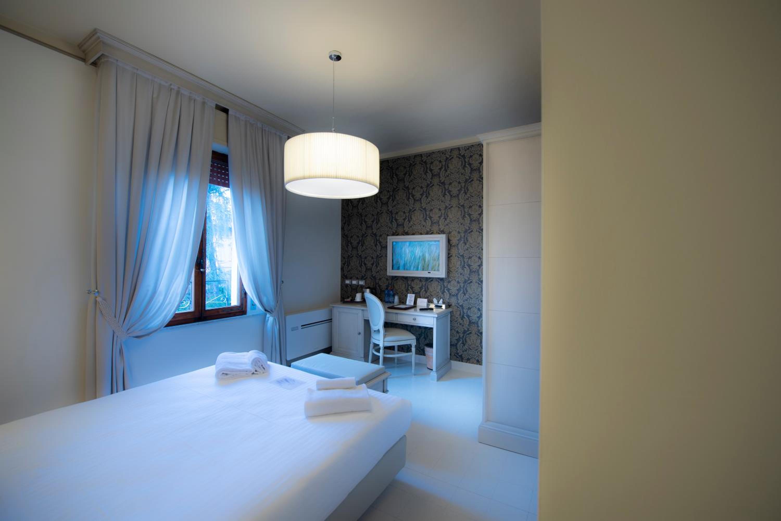 Deluxe Double Room - Photo 4