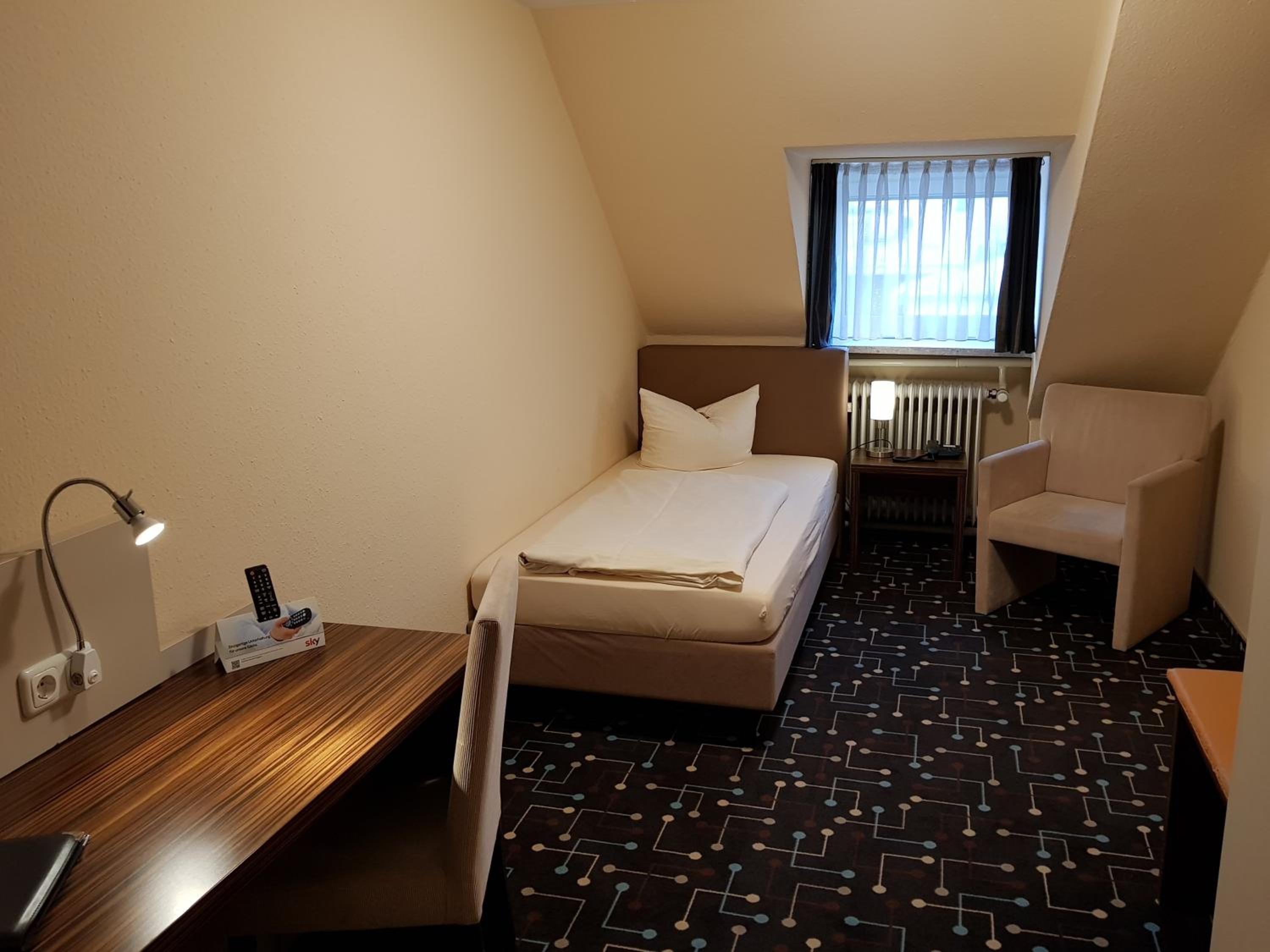 Single Room photo 3