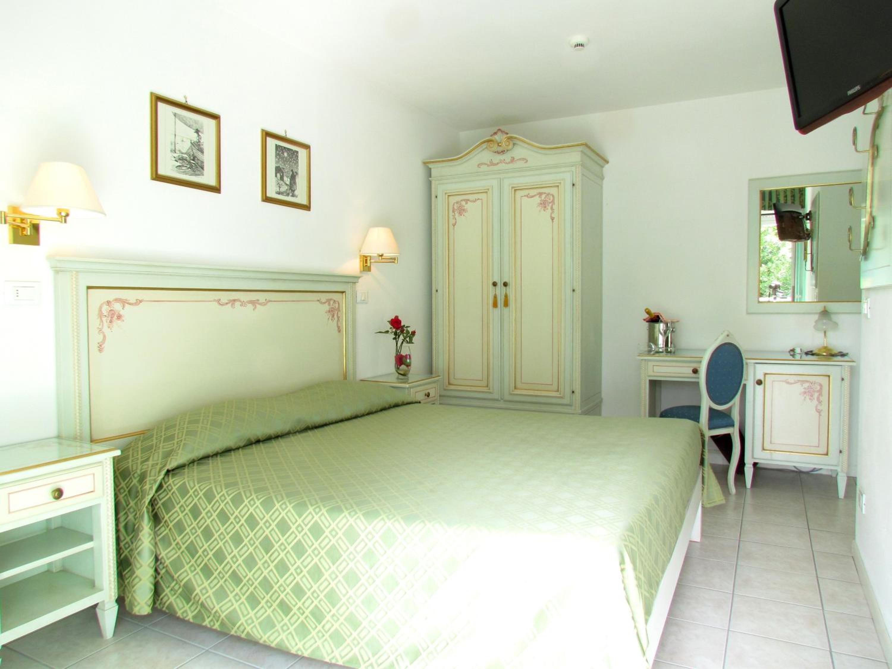 Double Room with Terrace - Photo 9