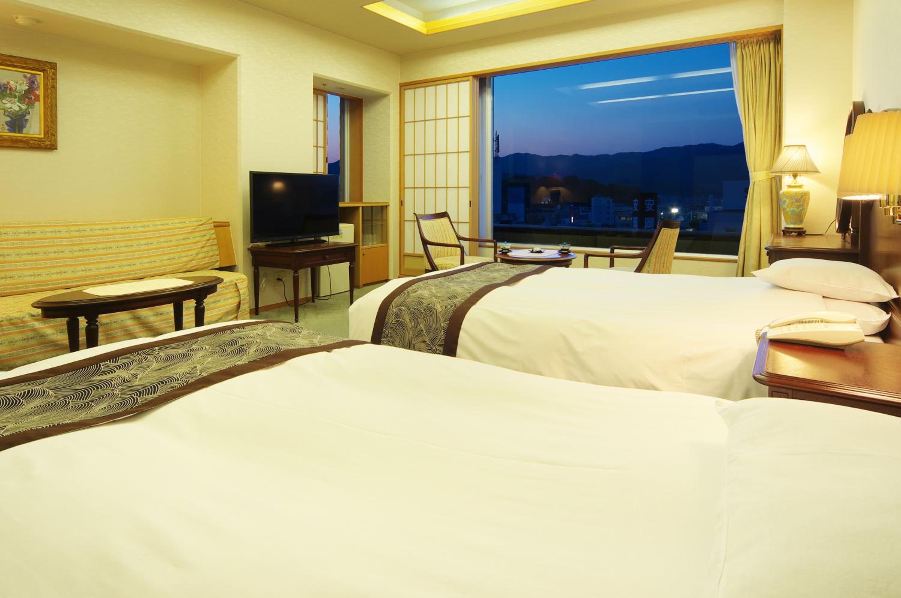 Deluxe Twin Room