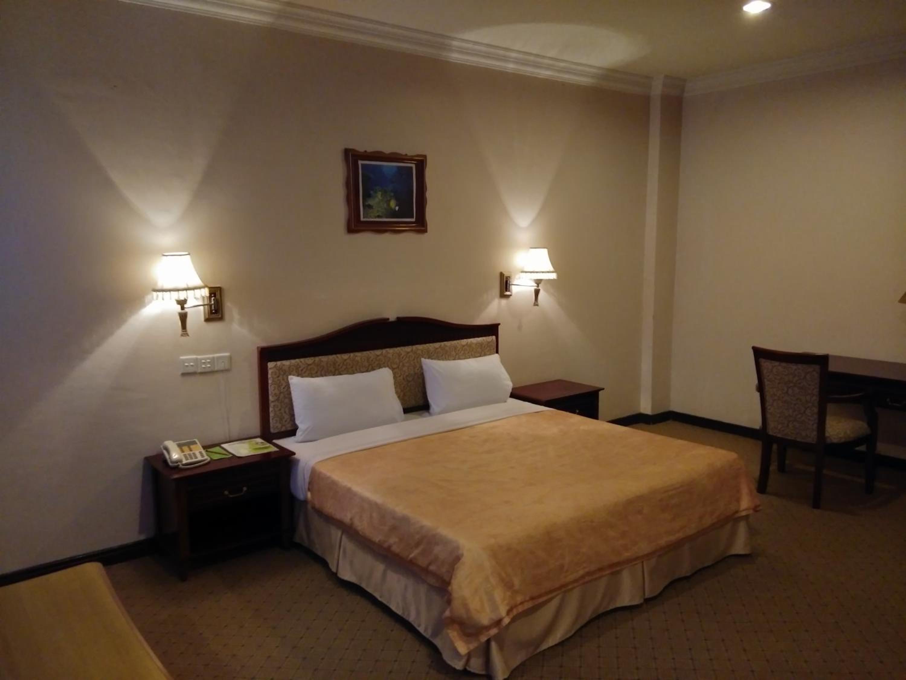 Superior King Suite photo 3