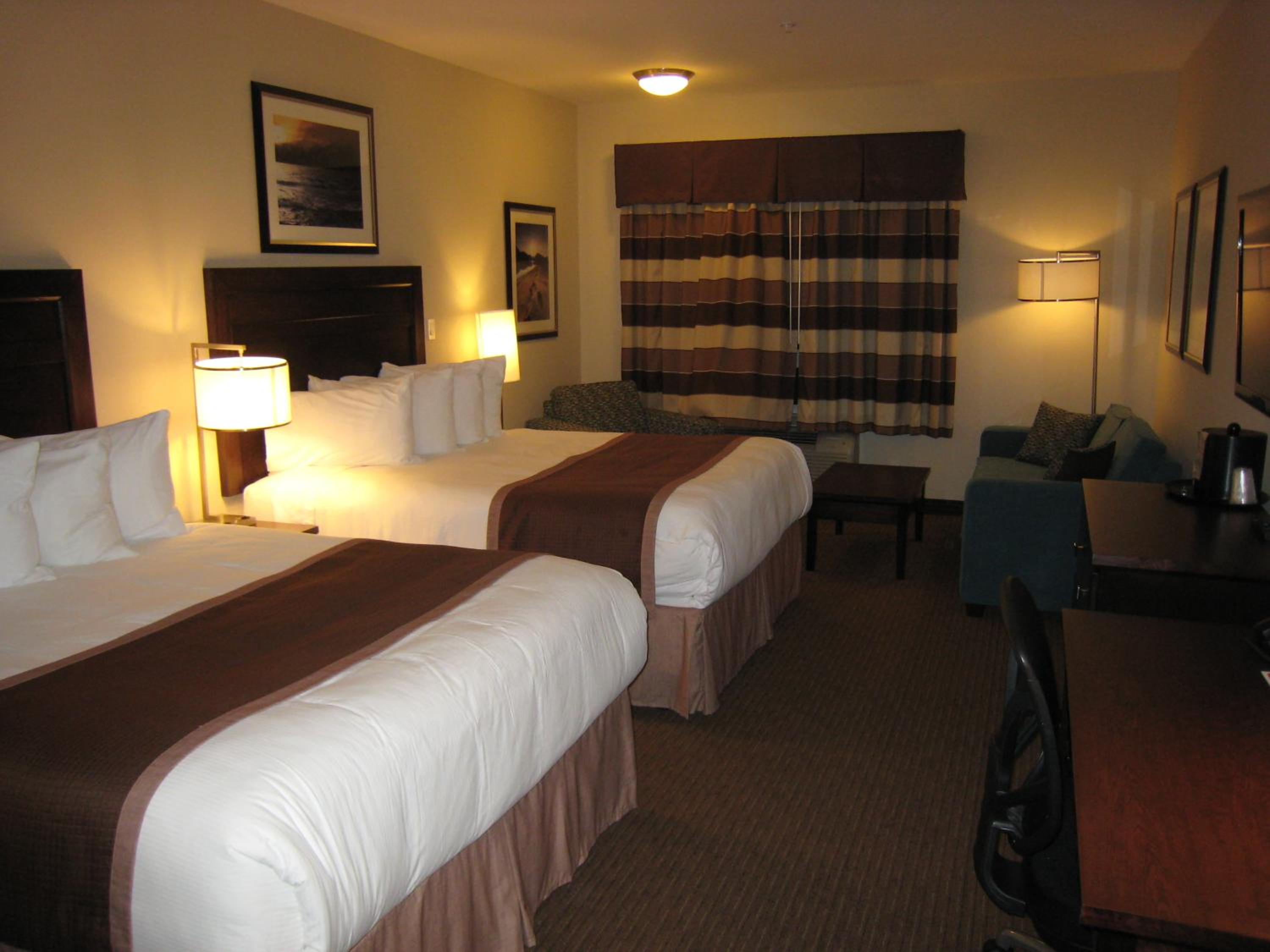 Deluxe Queen Room with Two Queen Beds - Non-Smoking - Photo 1