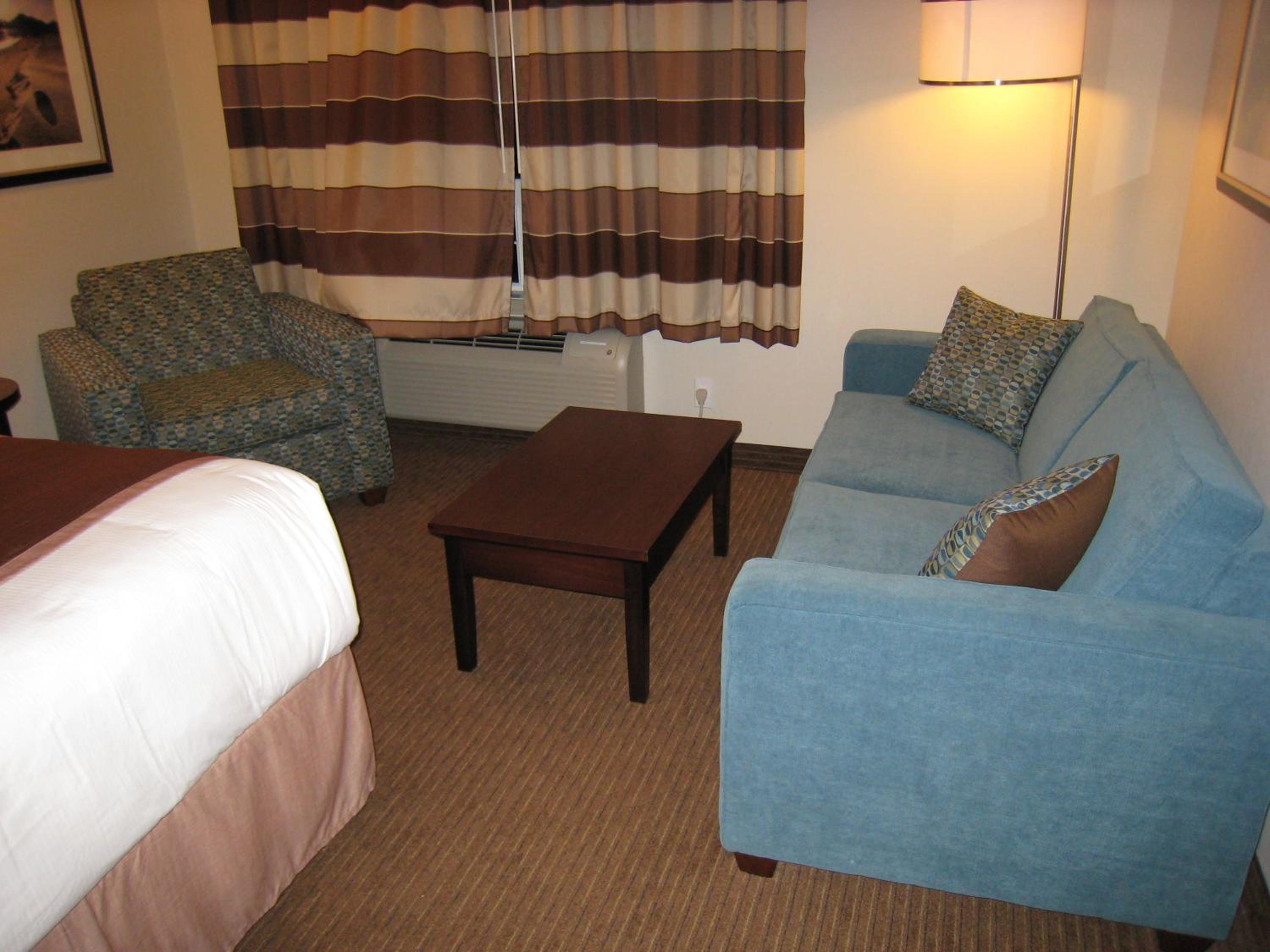 Deluxe King Room - Non-Smoking - Photo 9