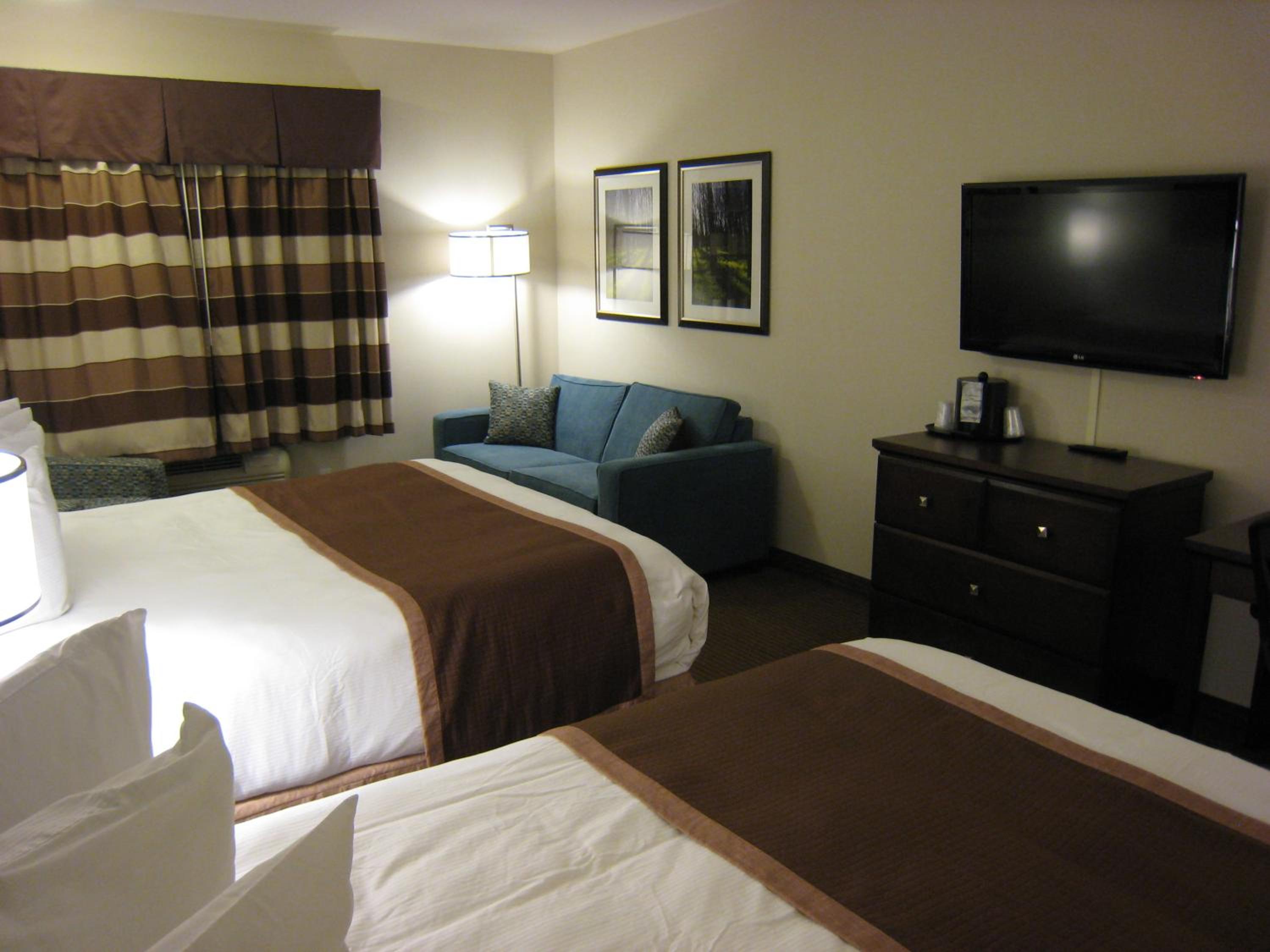 Deluxe Queen Room with Two Queen Beds - Non-Smoking - Photo 5