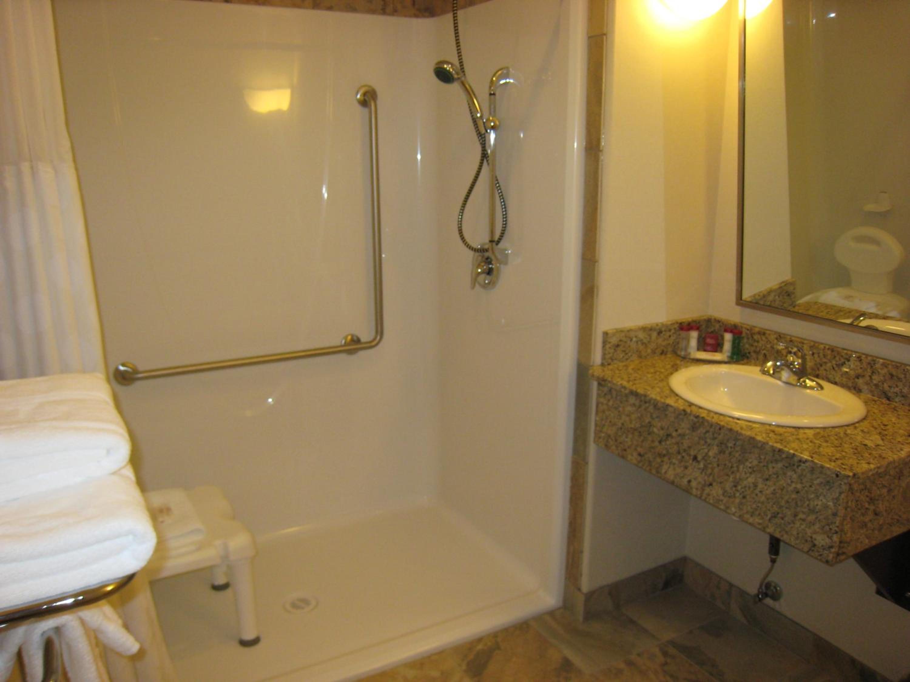 King Room - Disability Access - Non-Smoking - Photo 5
