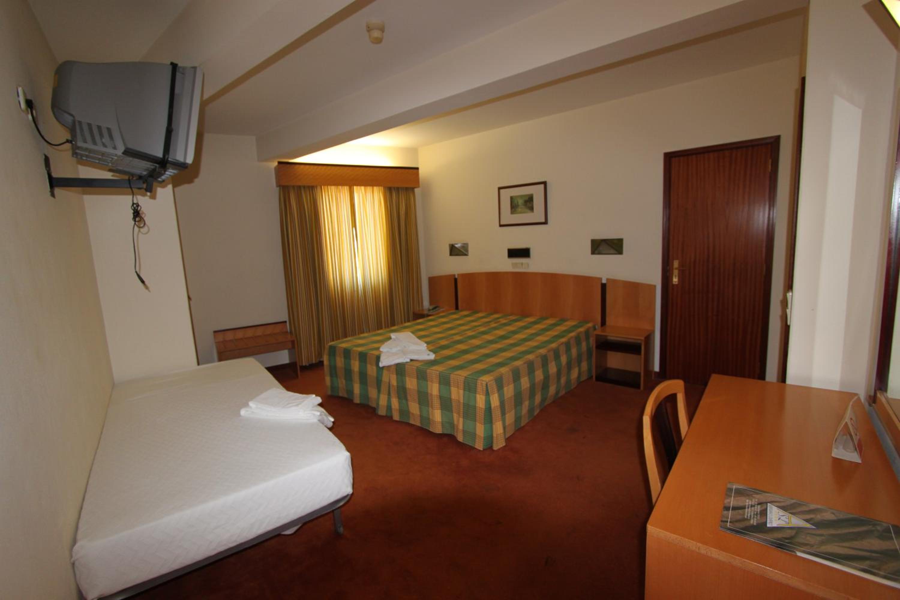 Triple Room - Photo 1