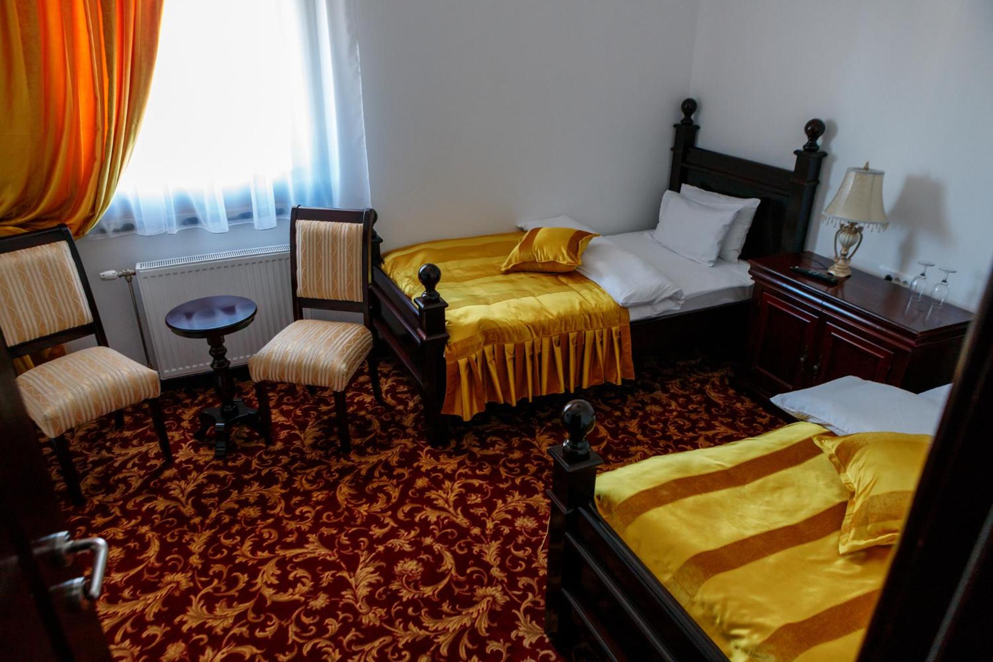 Deluxe Family Room photo 3