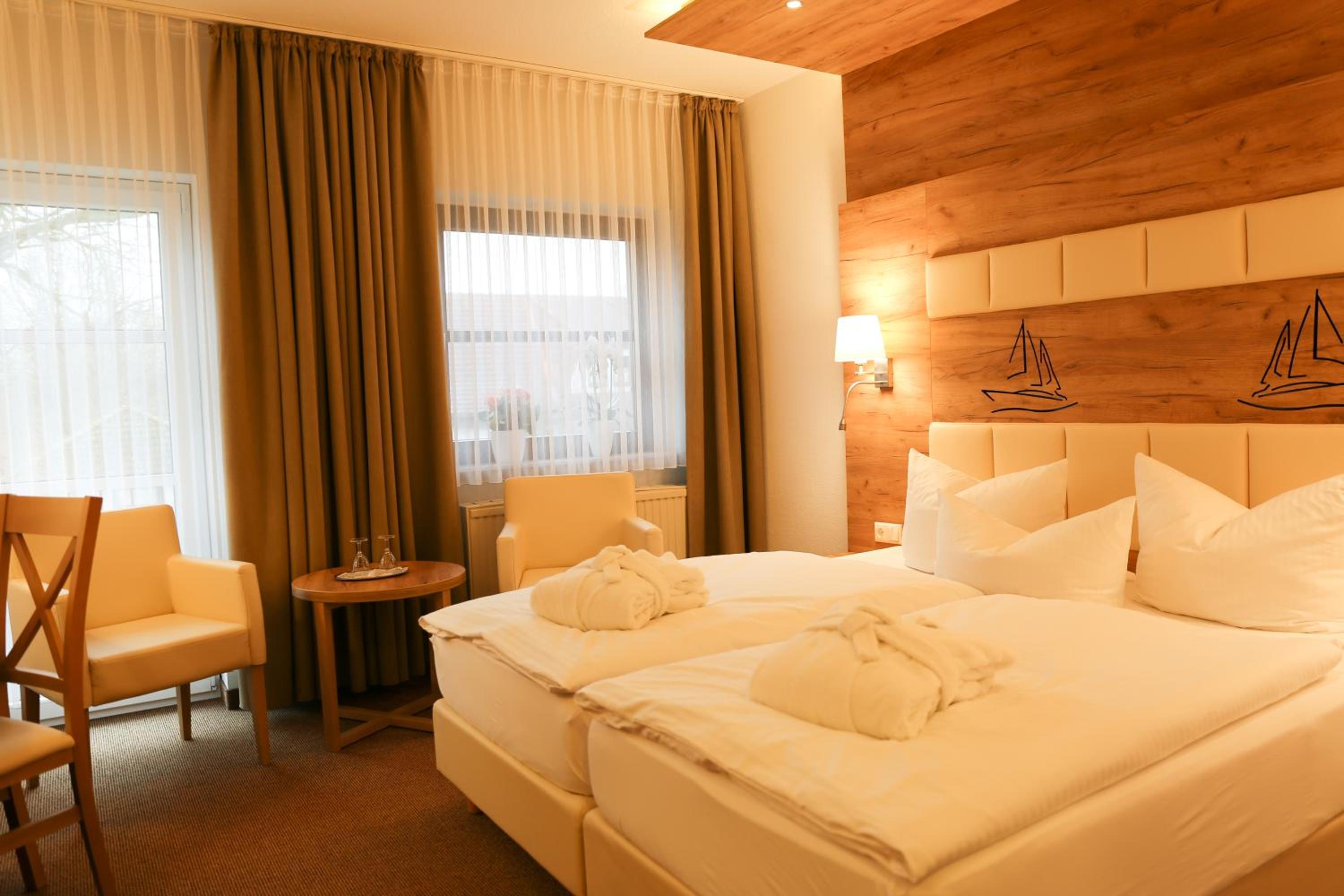 Double Room (1 Adult) - Photo 6