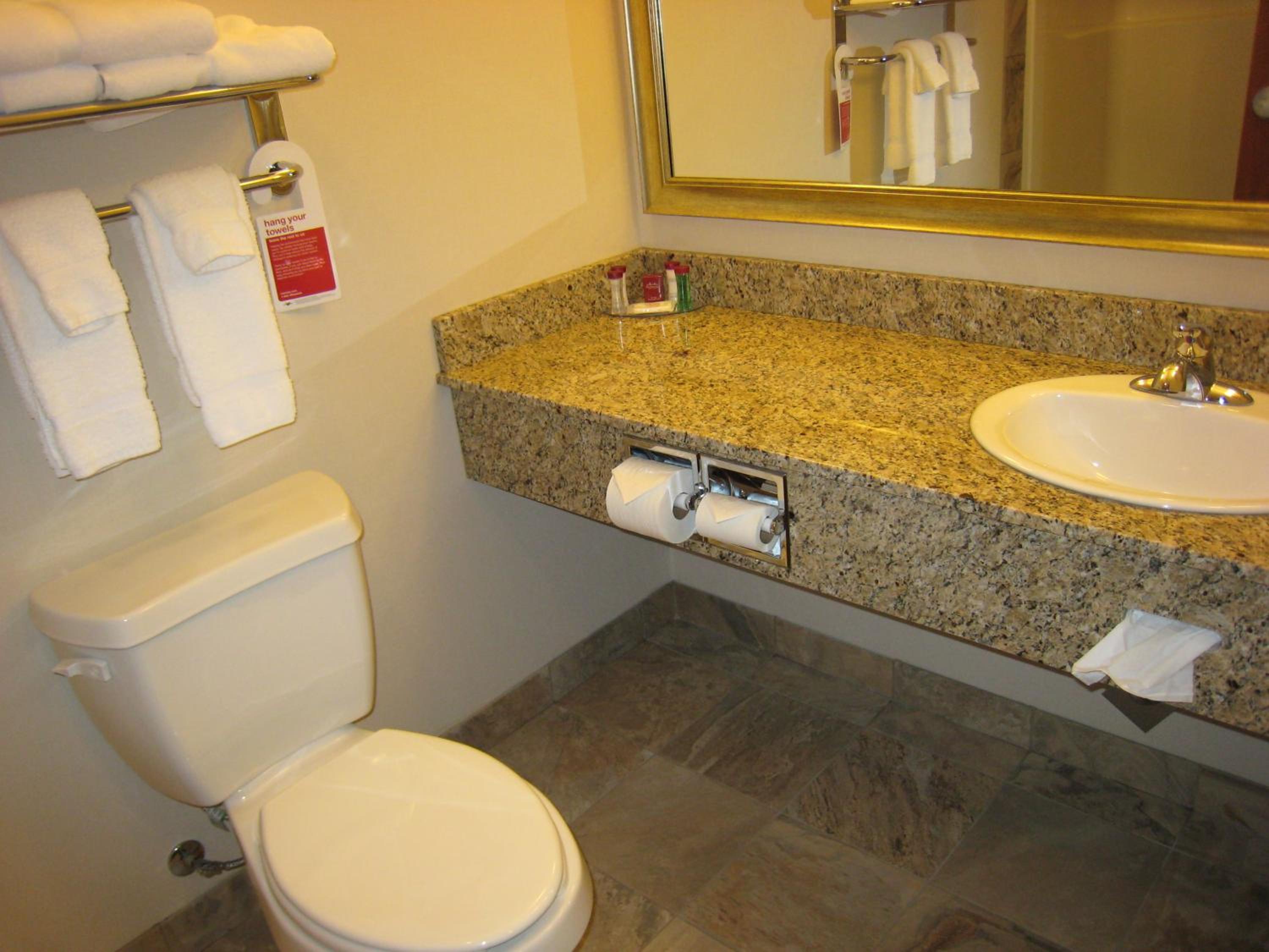 Superior Double Room with Three Double Beds - Non-Smoking - Photo 2