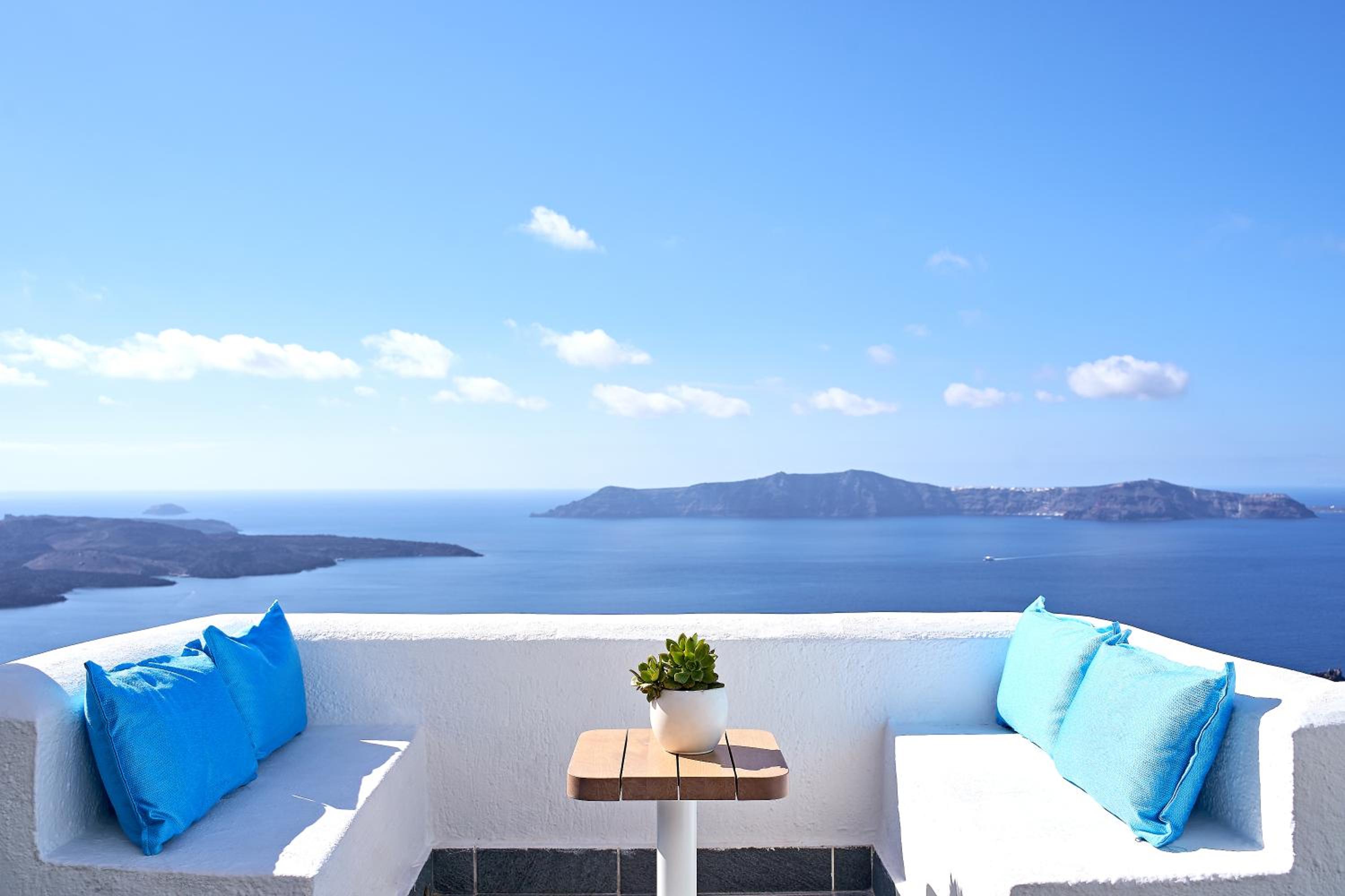 Superior Suite with Caldera View - Photo 7