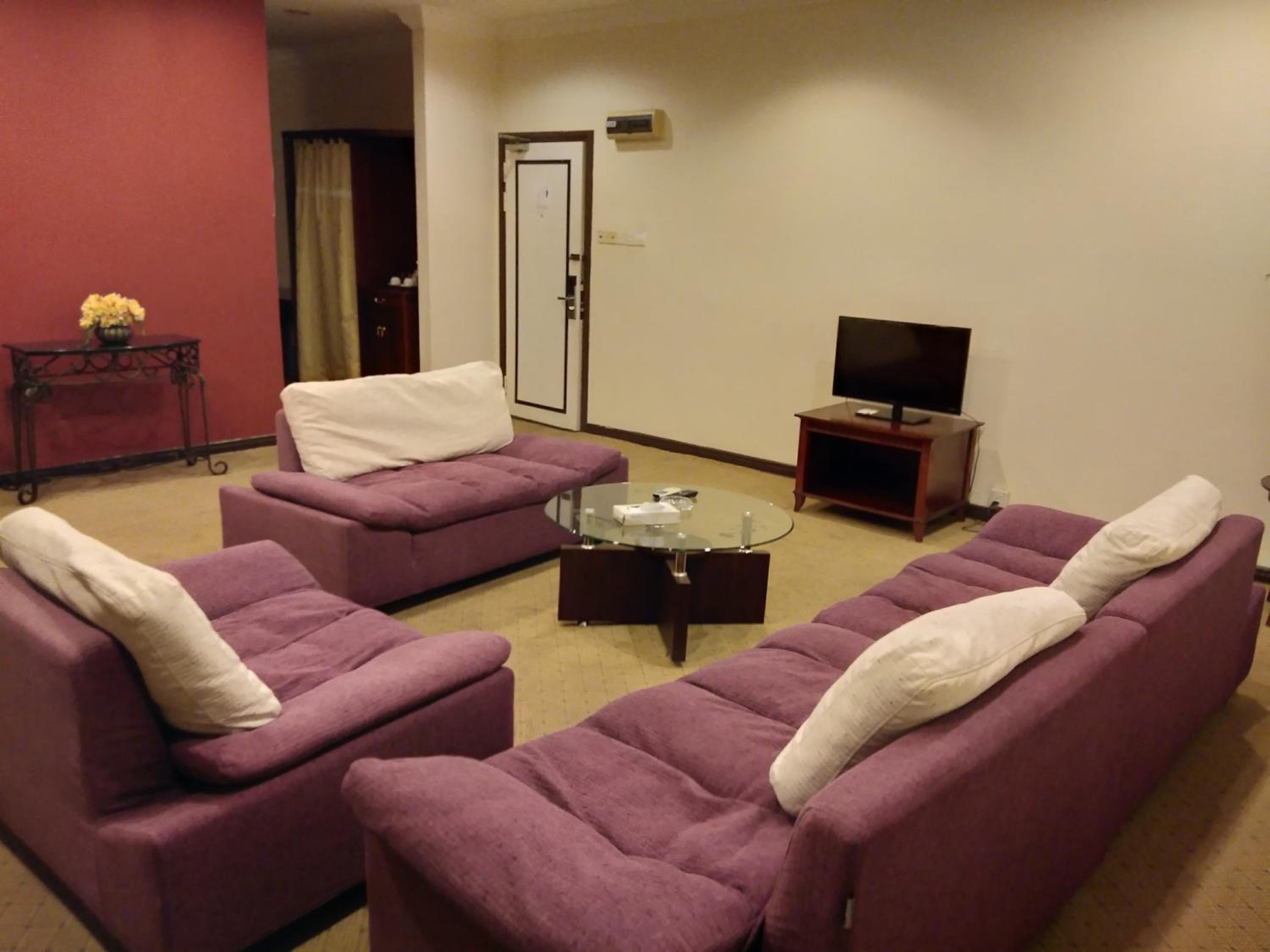 Superior King Suite photo 2