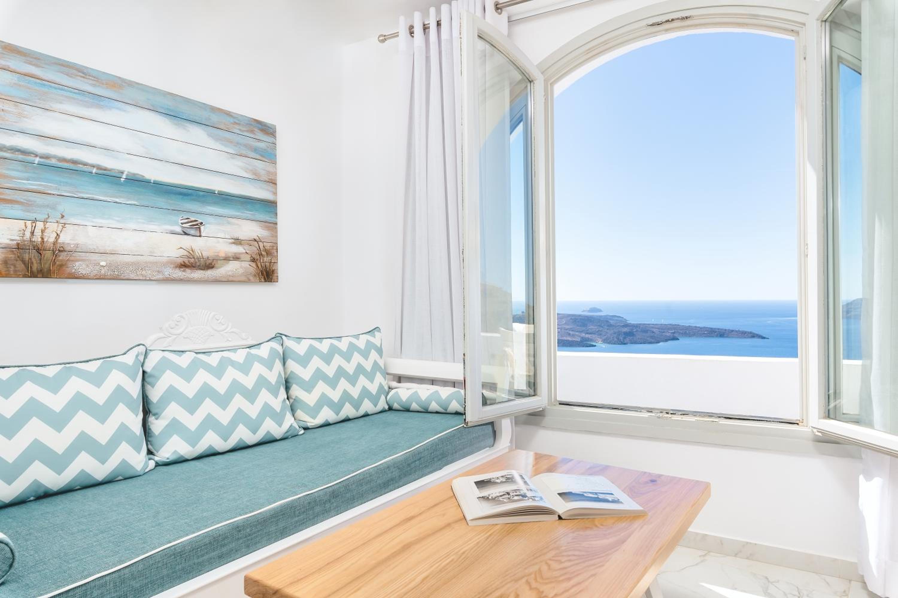 Superior Suite with Caldera View - Photo 11