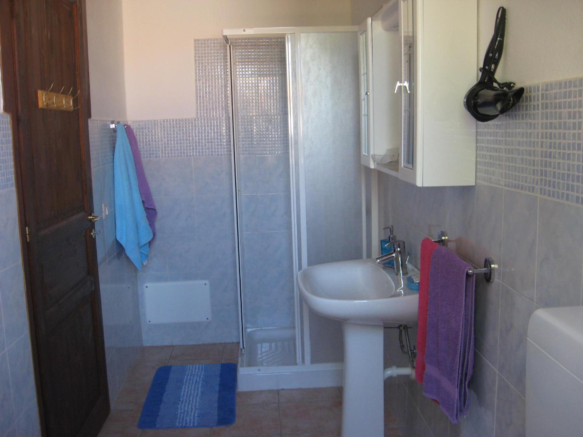 One-Bedroom Apartment (3 Adults) photo 2