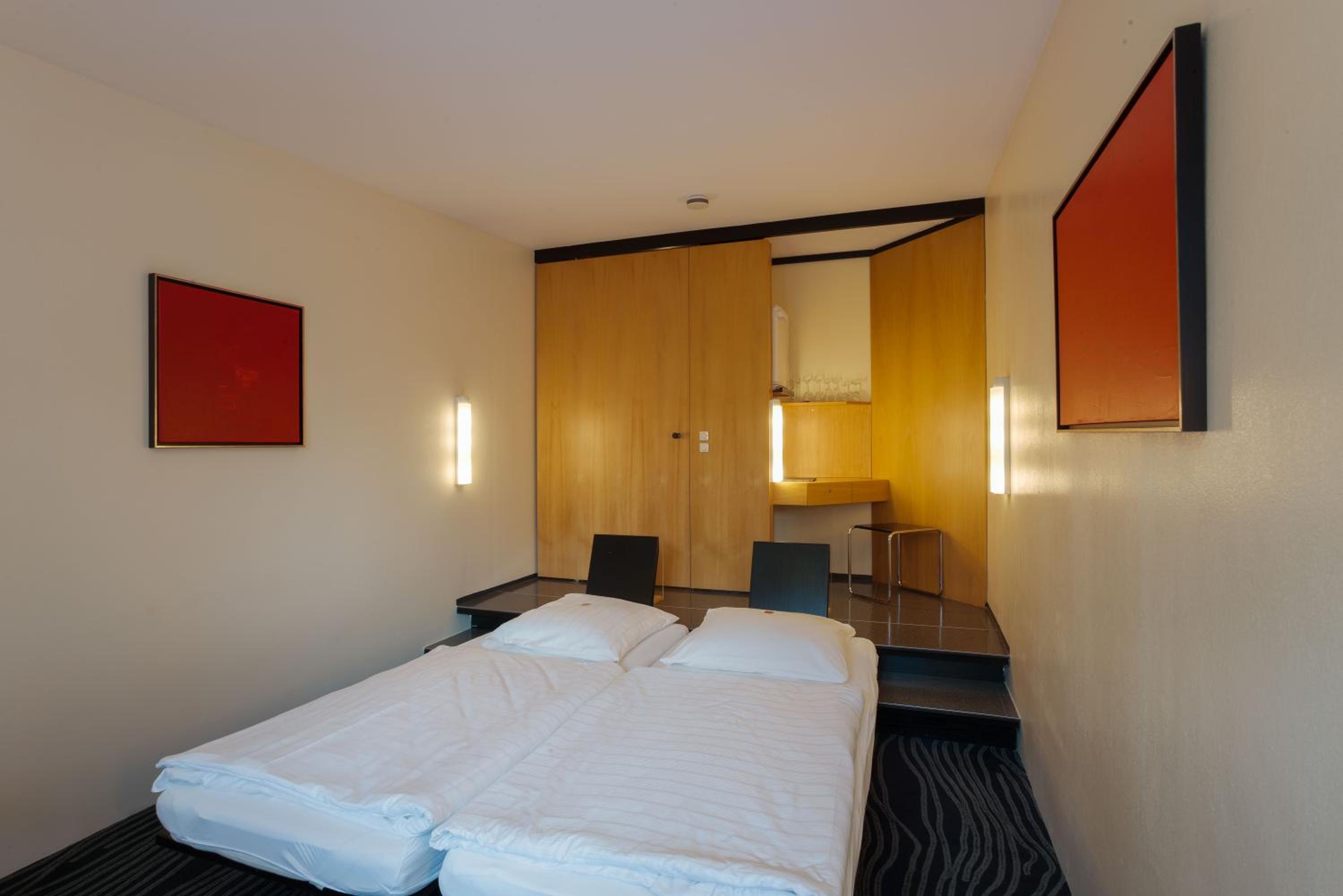 Single Room photo 2