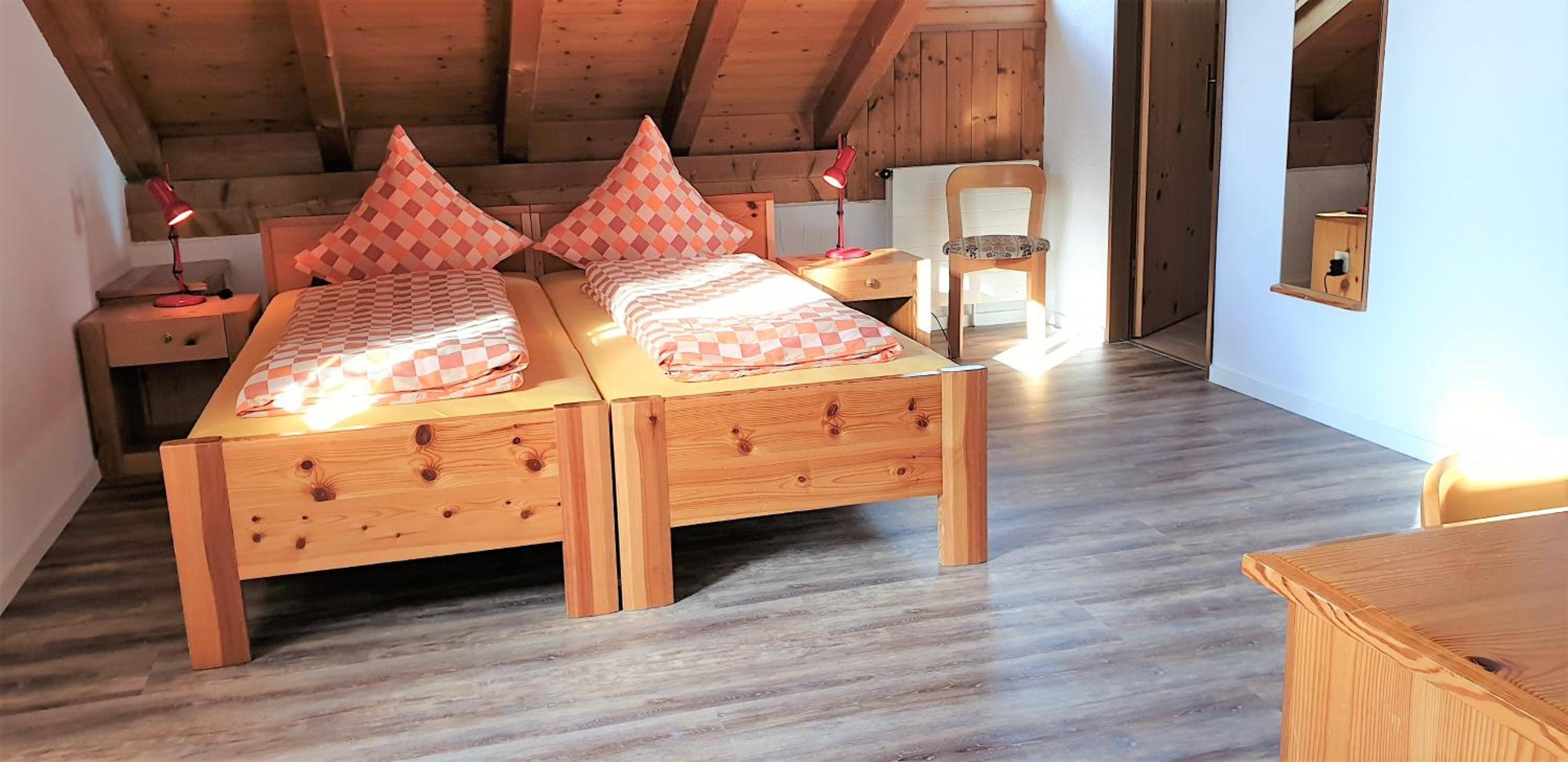 Standard Twin Room - Photo 3