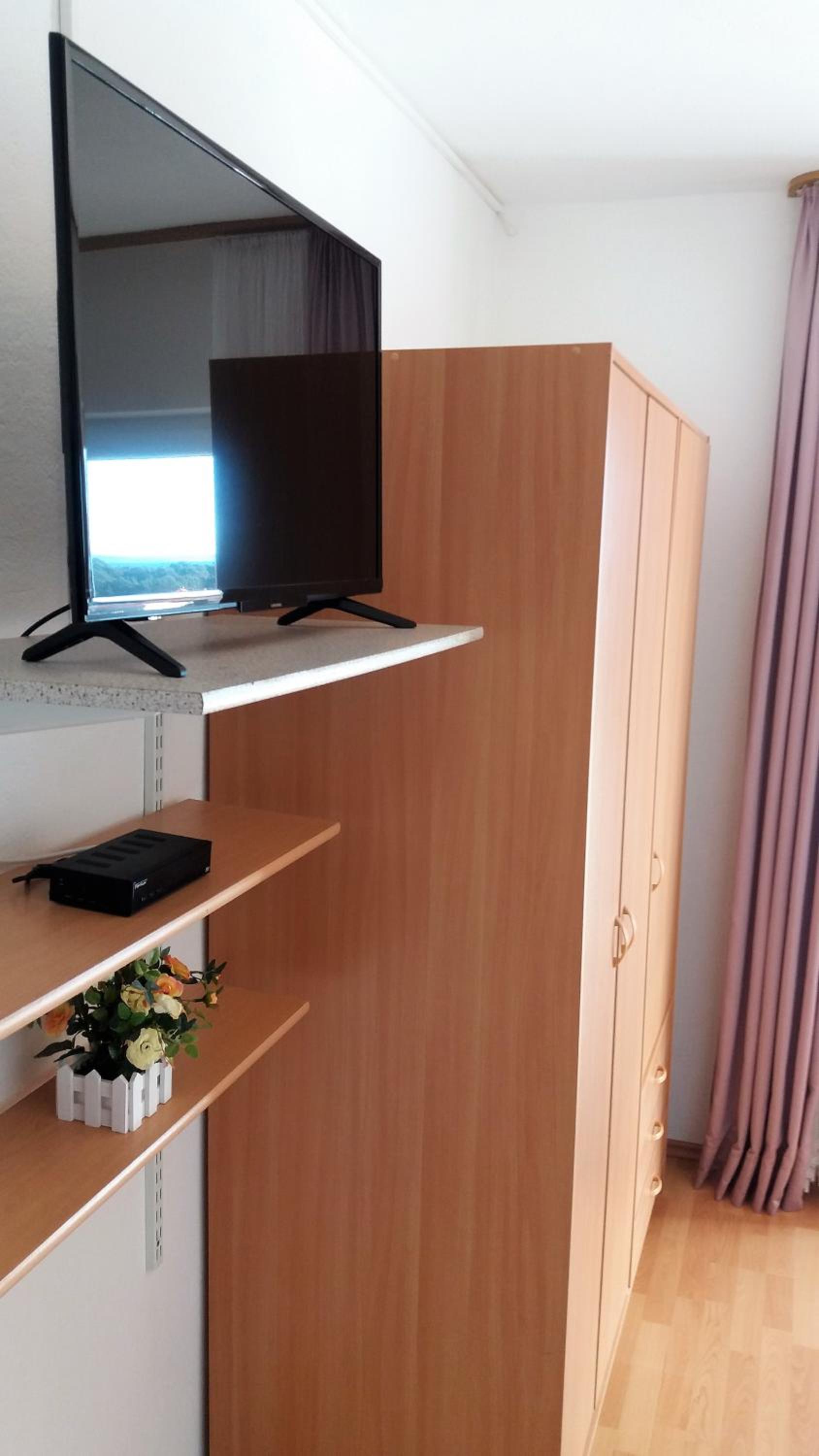 Double Room with Private Bathroom and Sea View - Photo 2