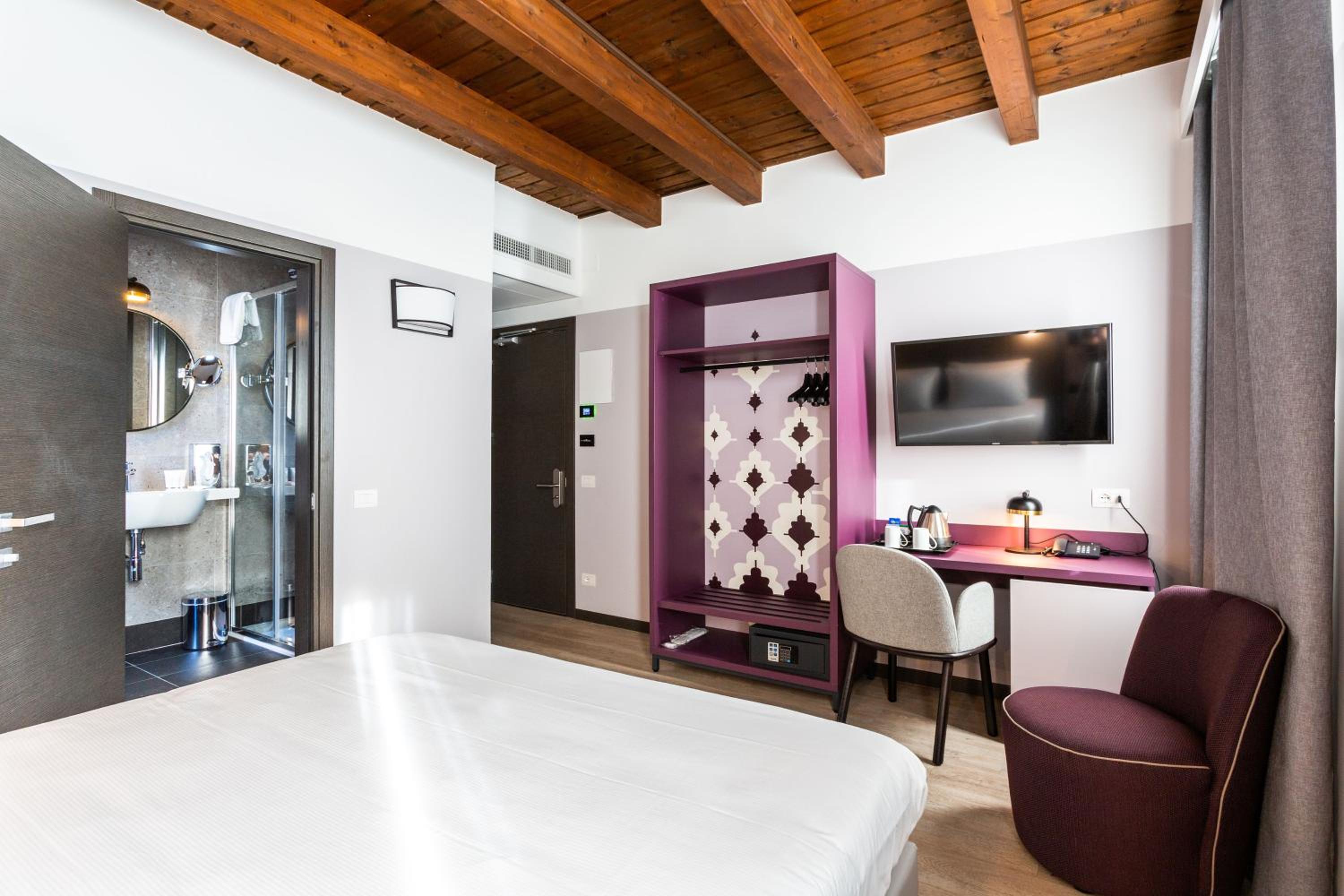Superior Double or Twin Room - Photo 7