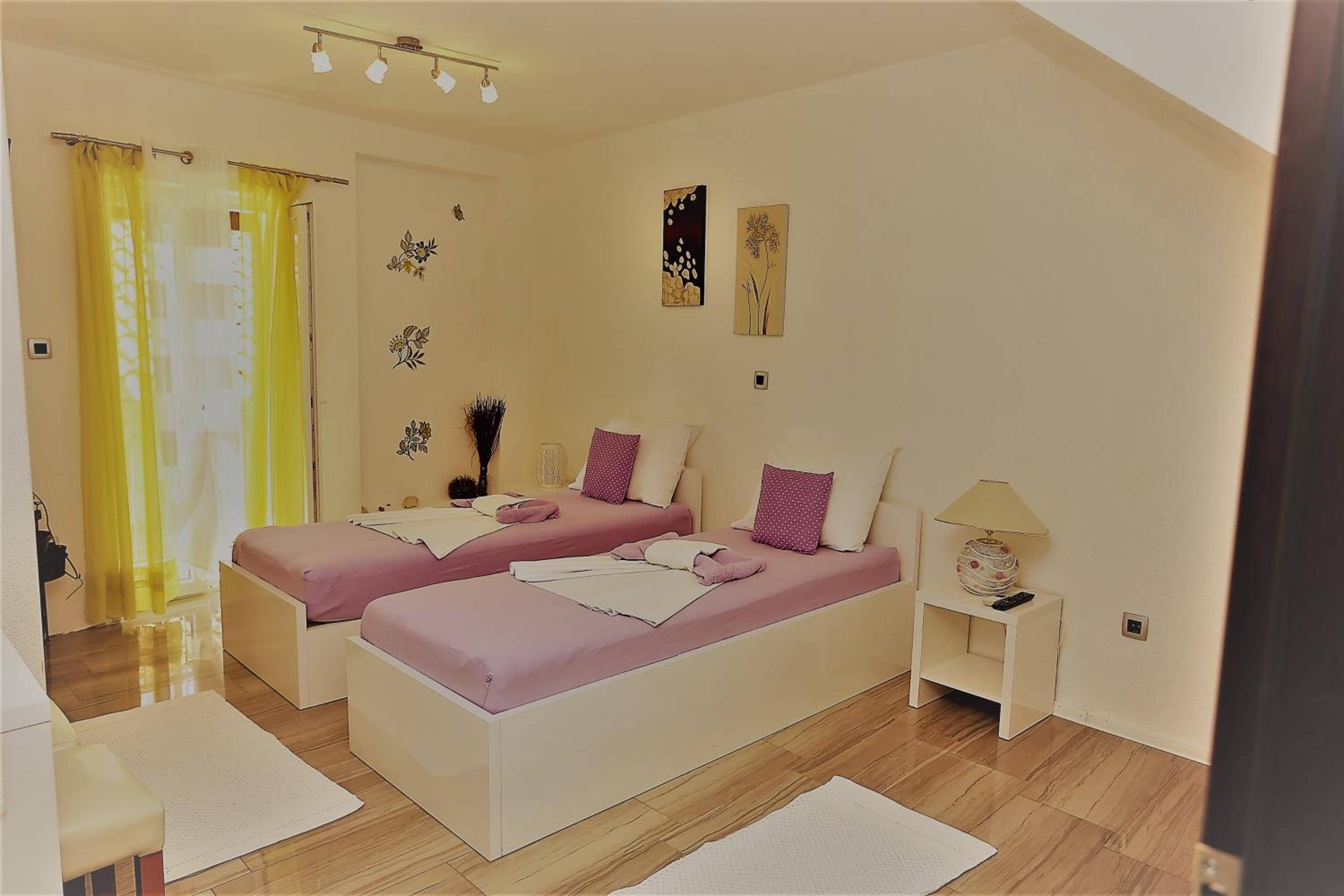 Double Or Twin Room With Private Bathroom photo 2