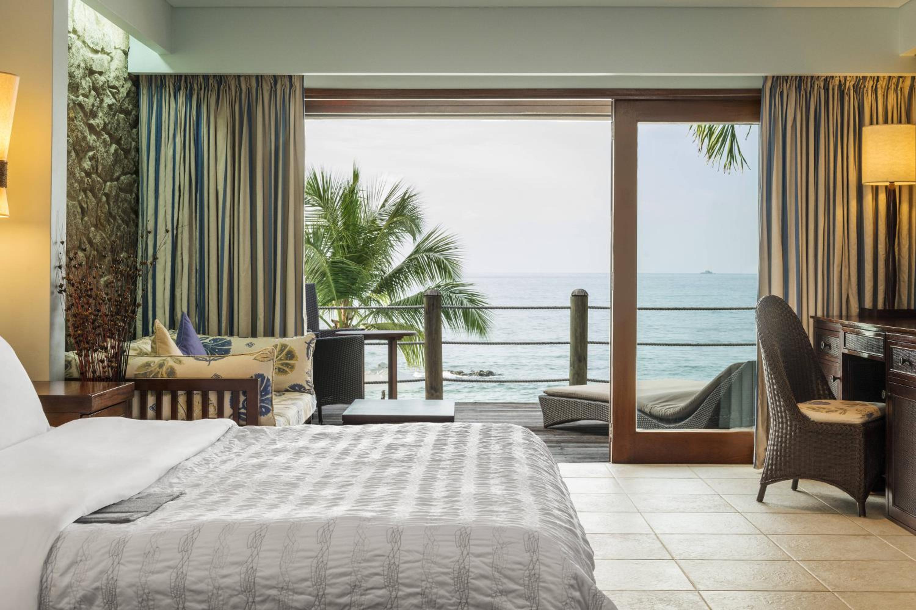 Deluxe Room Ocean View photo 2