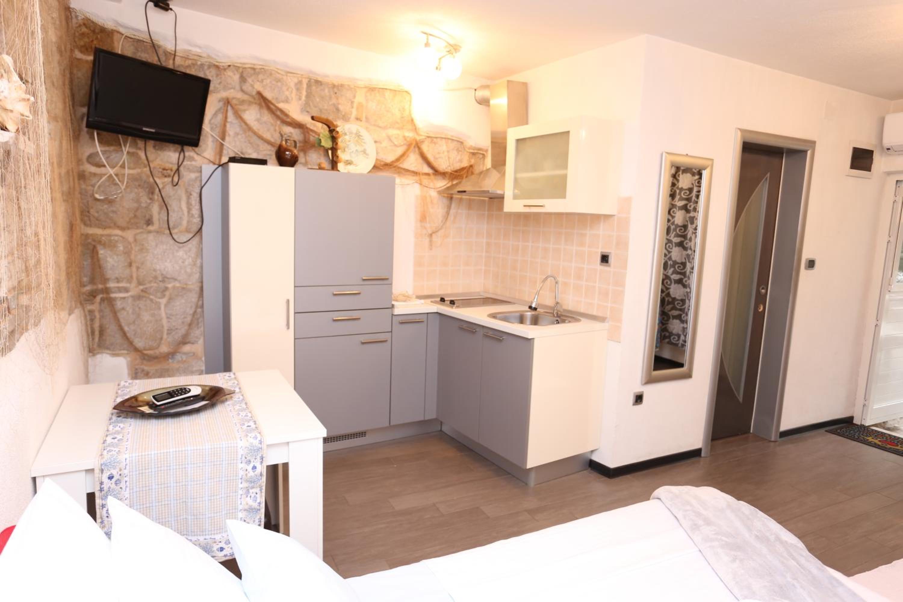 Studio Apartment photo 3