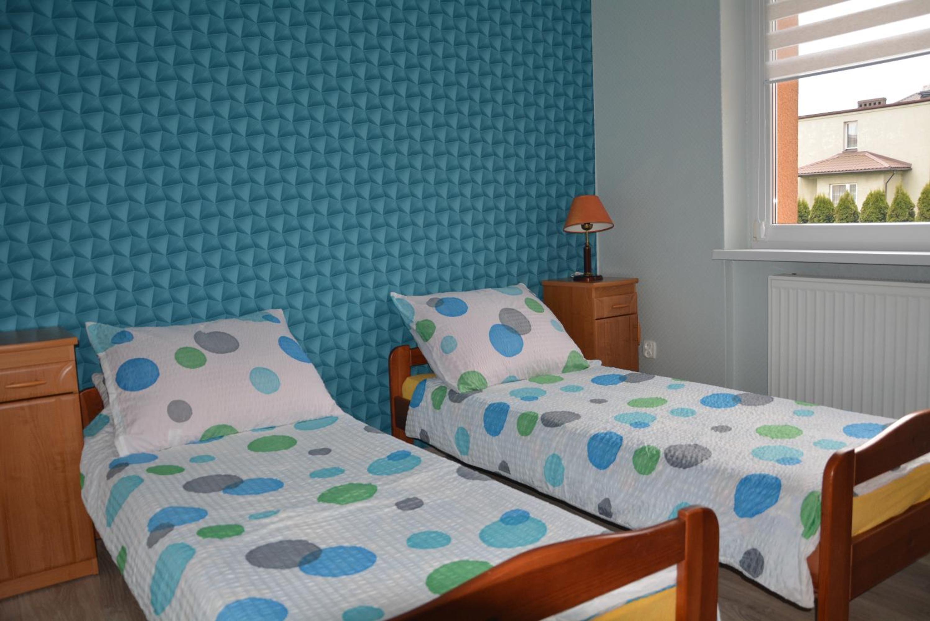 Family Room with Private Bathroom - Photo 7