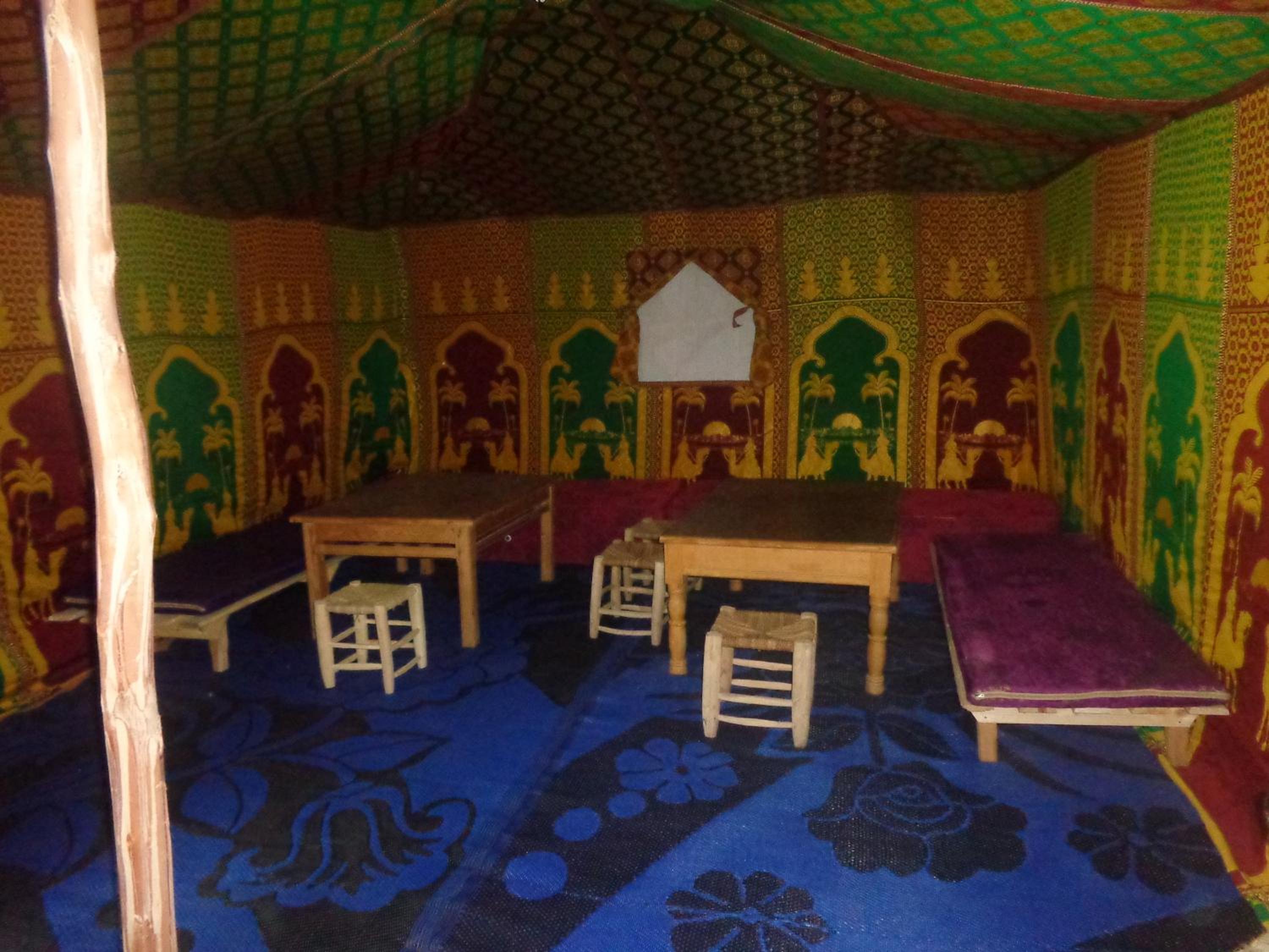 Quadruple Tent - Photo 11