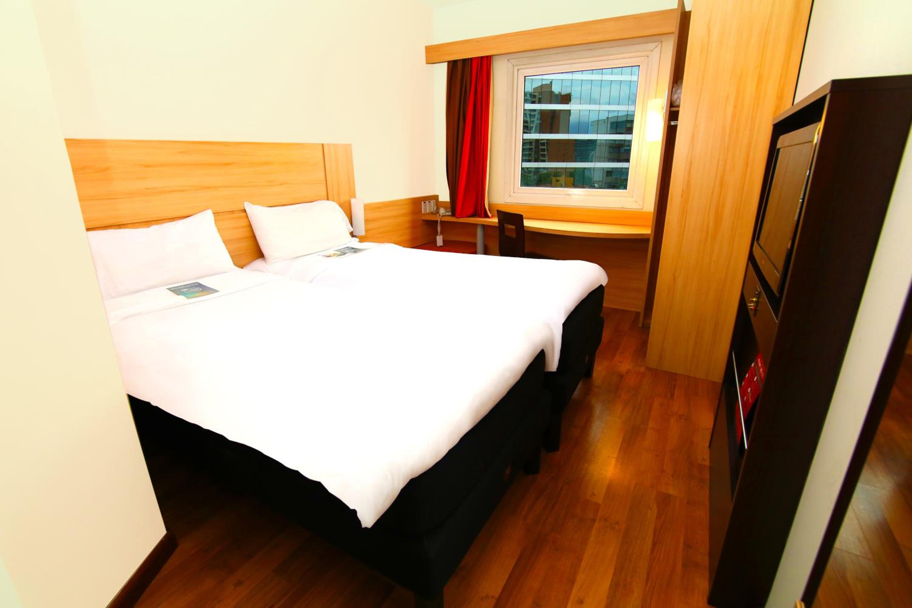 Queen Room photo 3