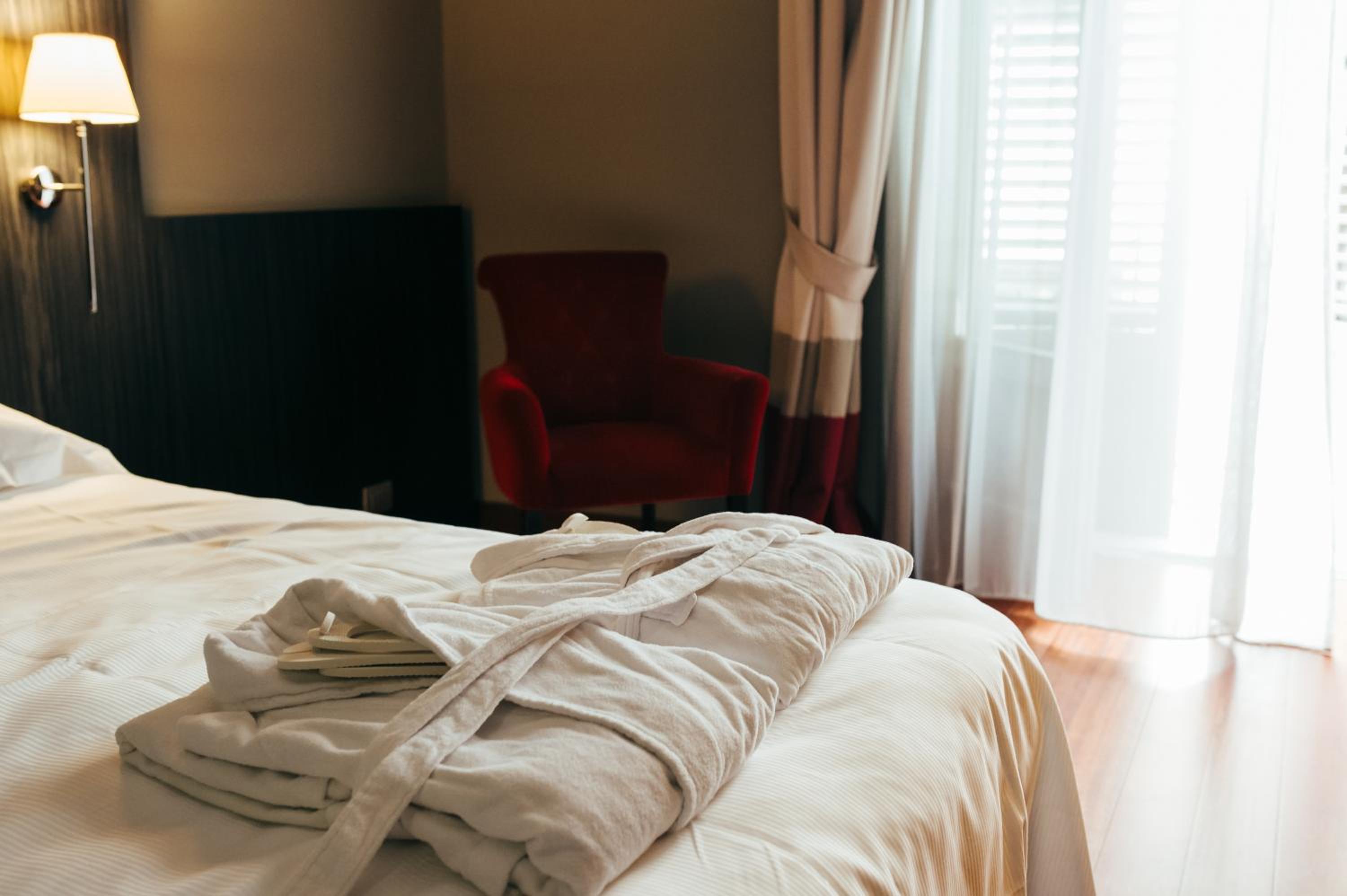 Superior Double or Twin Room - Photo 3