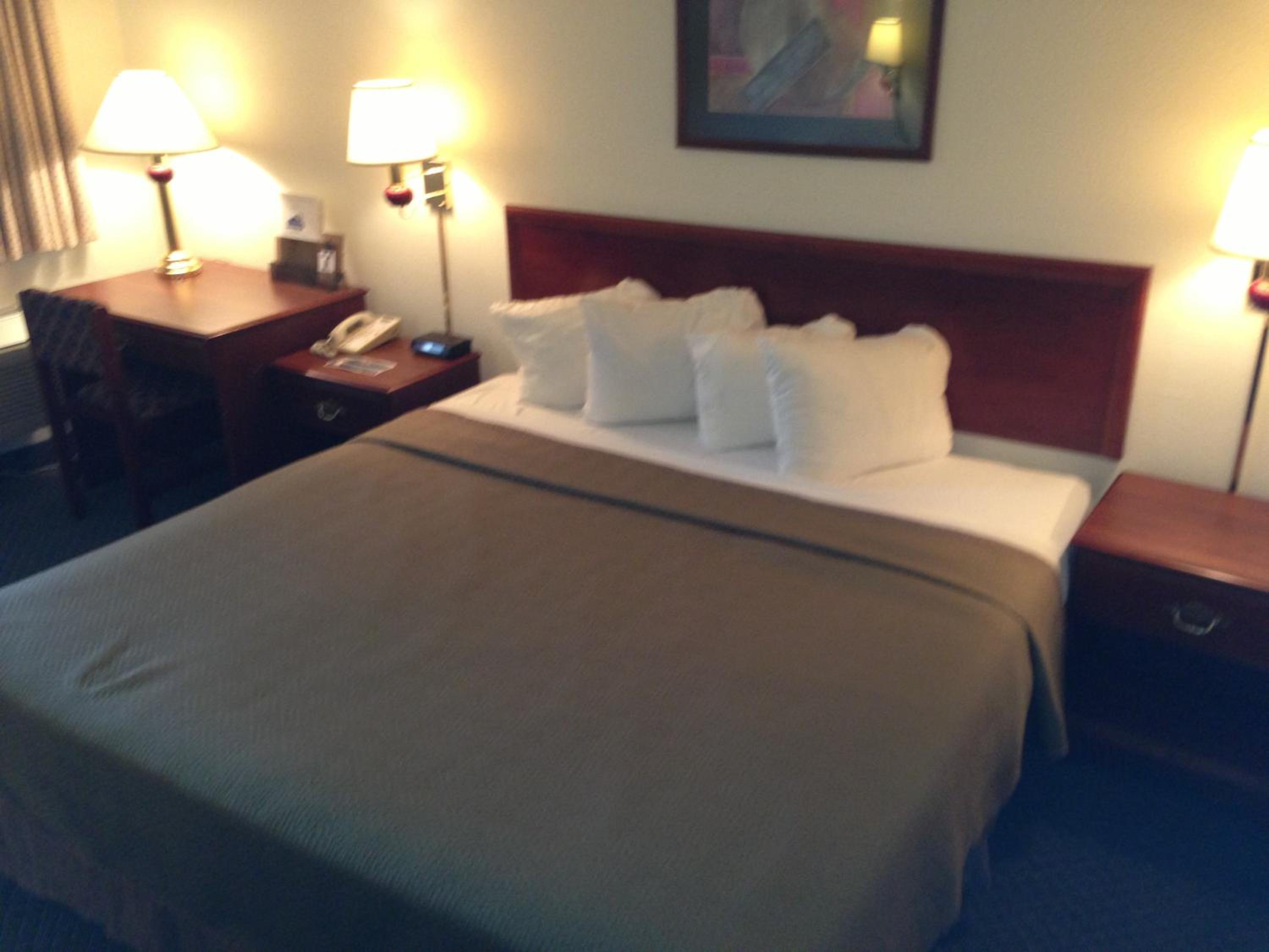 King Room - Non-Smoking - Photo 2