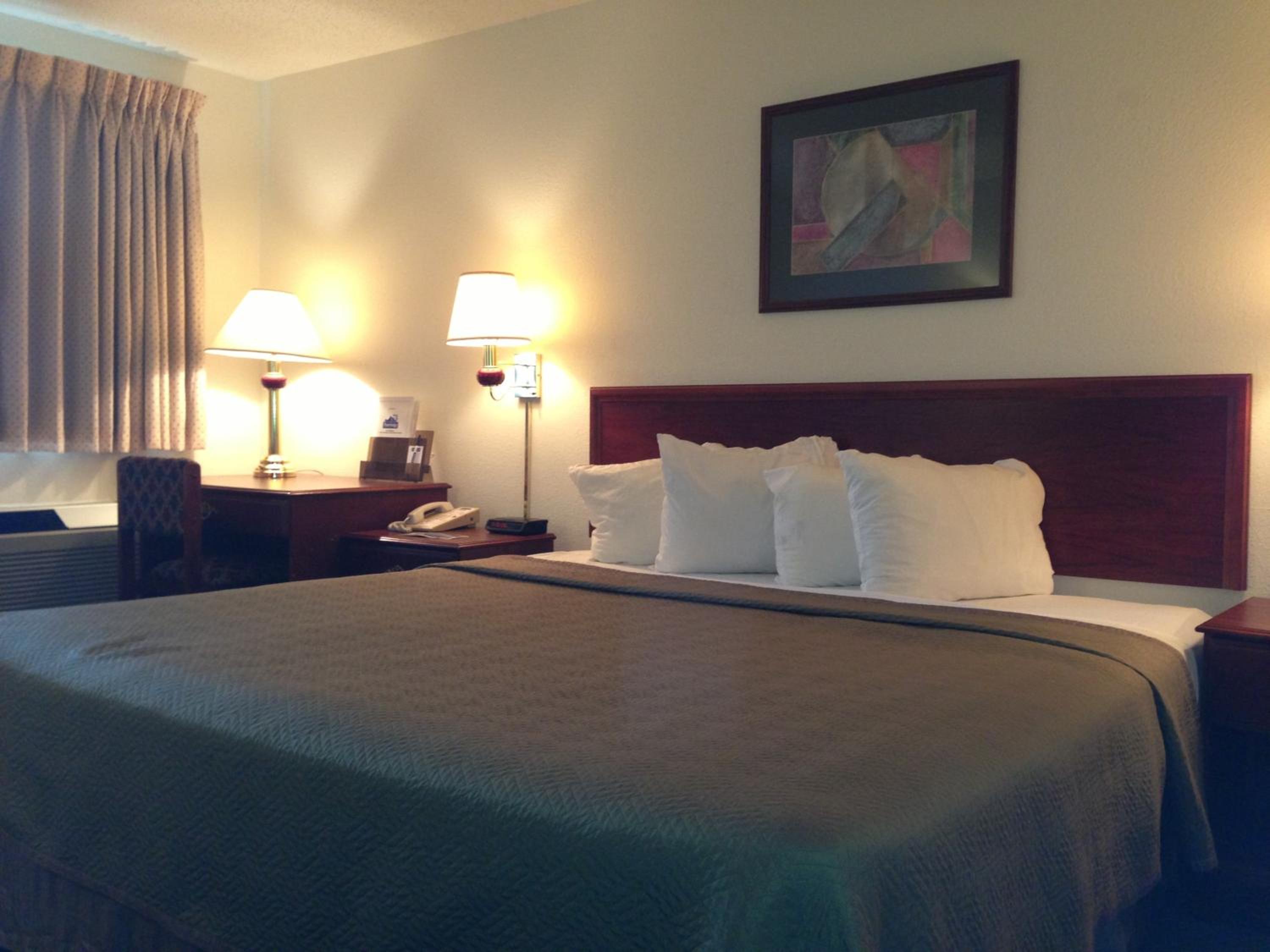 King Room - Non-Smoking - Photo 1