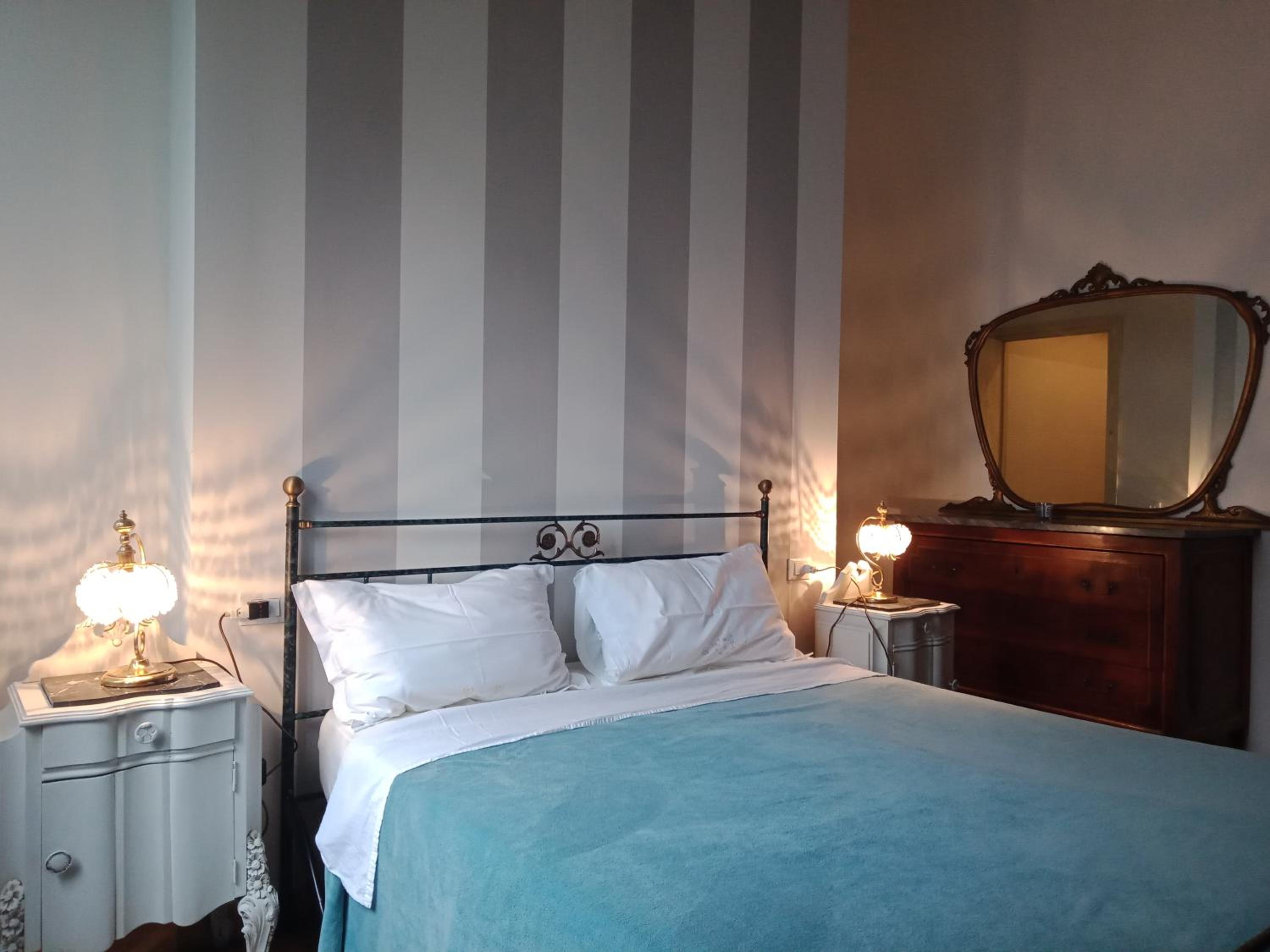 Double Room with Private Bathroom photo 1