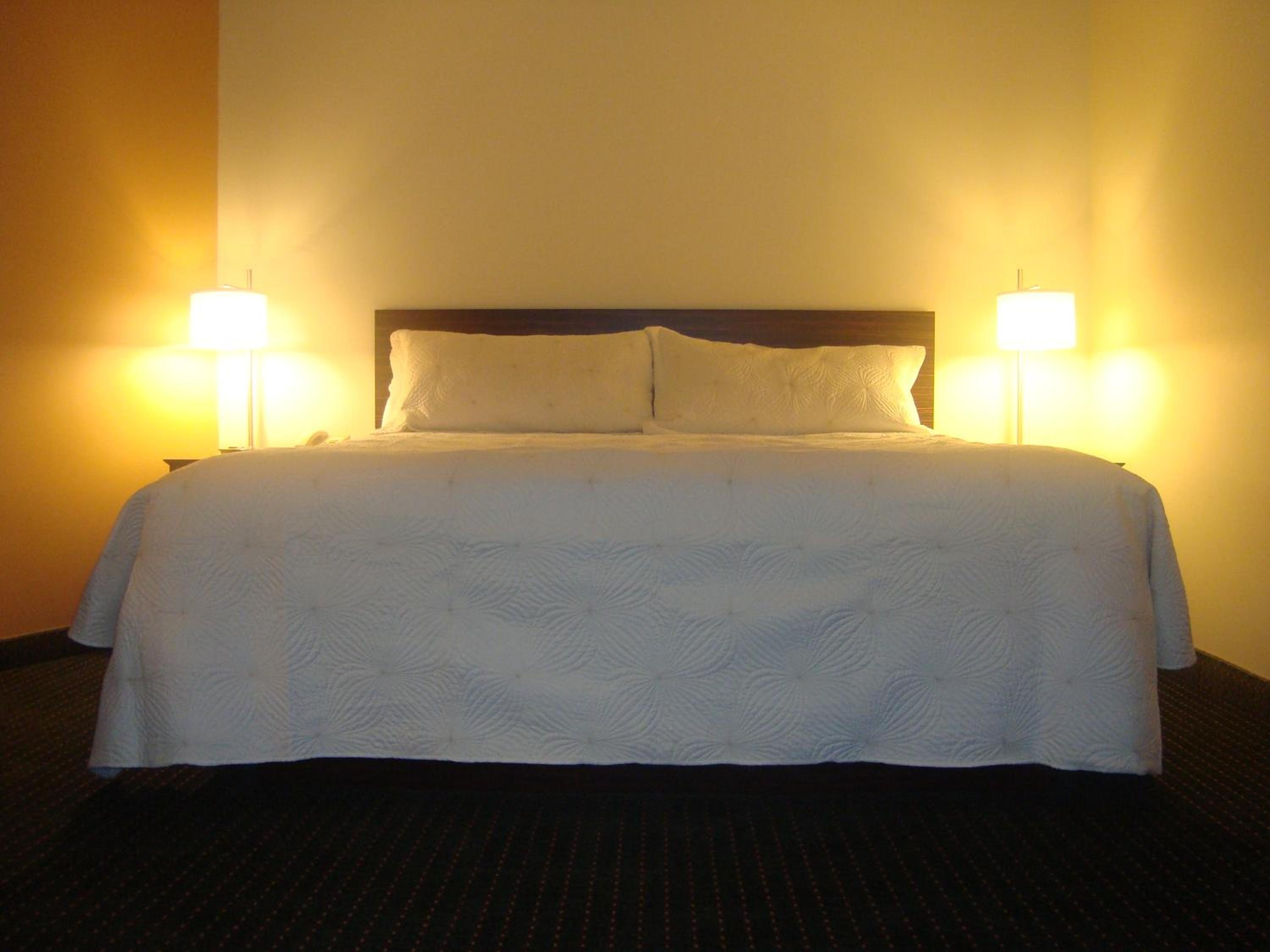 King Room - Non-Smoking - Photo 1