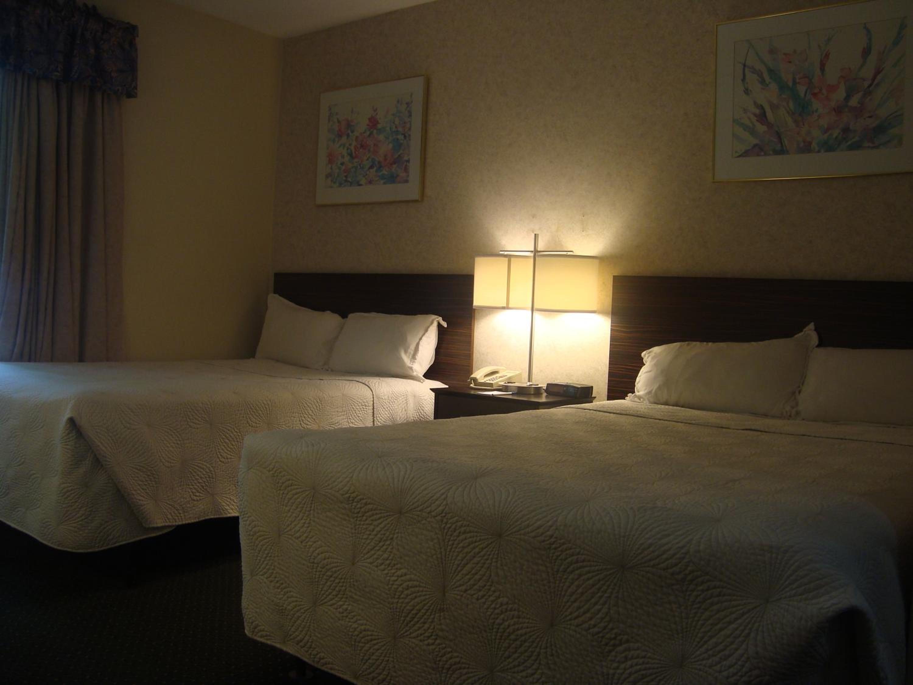 Superior Queen Room with Two Queen Beds - Mobility Accessible/Non-Smoking - Photo 2
