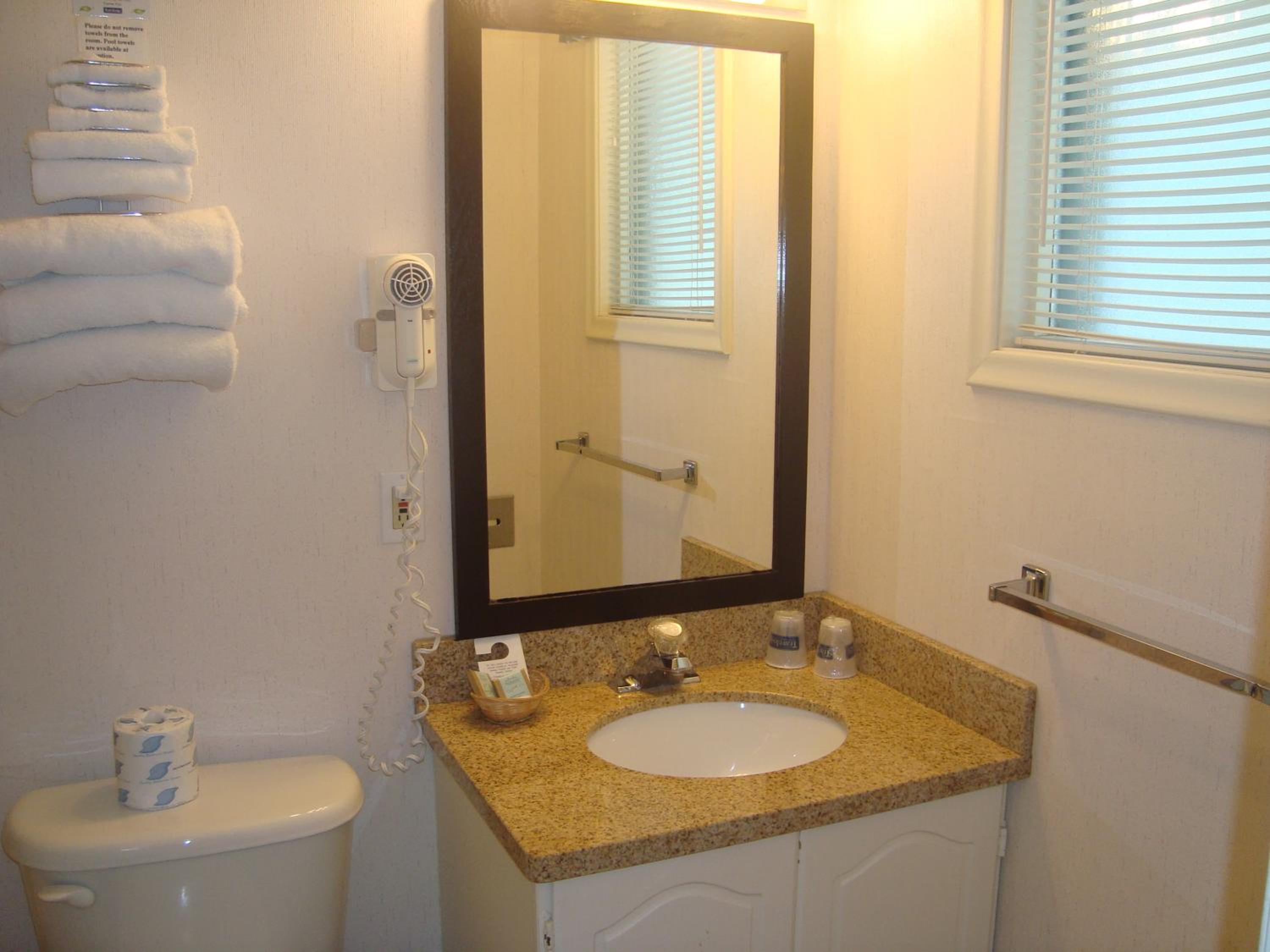 King Room - Non-Smoking - Photo 3