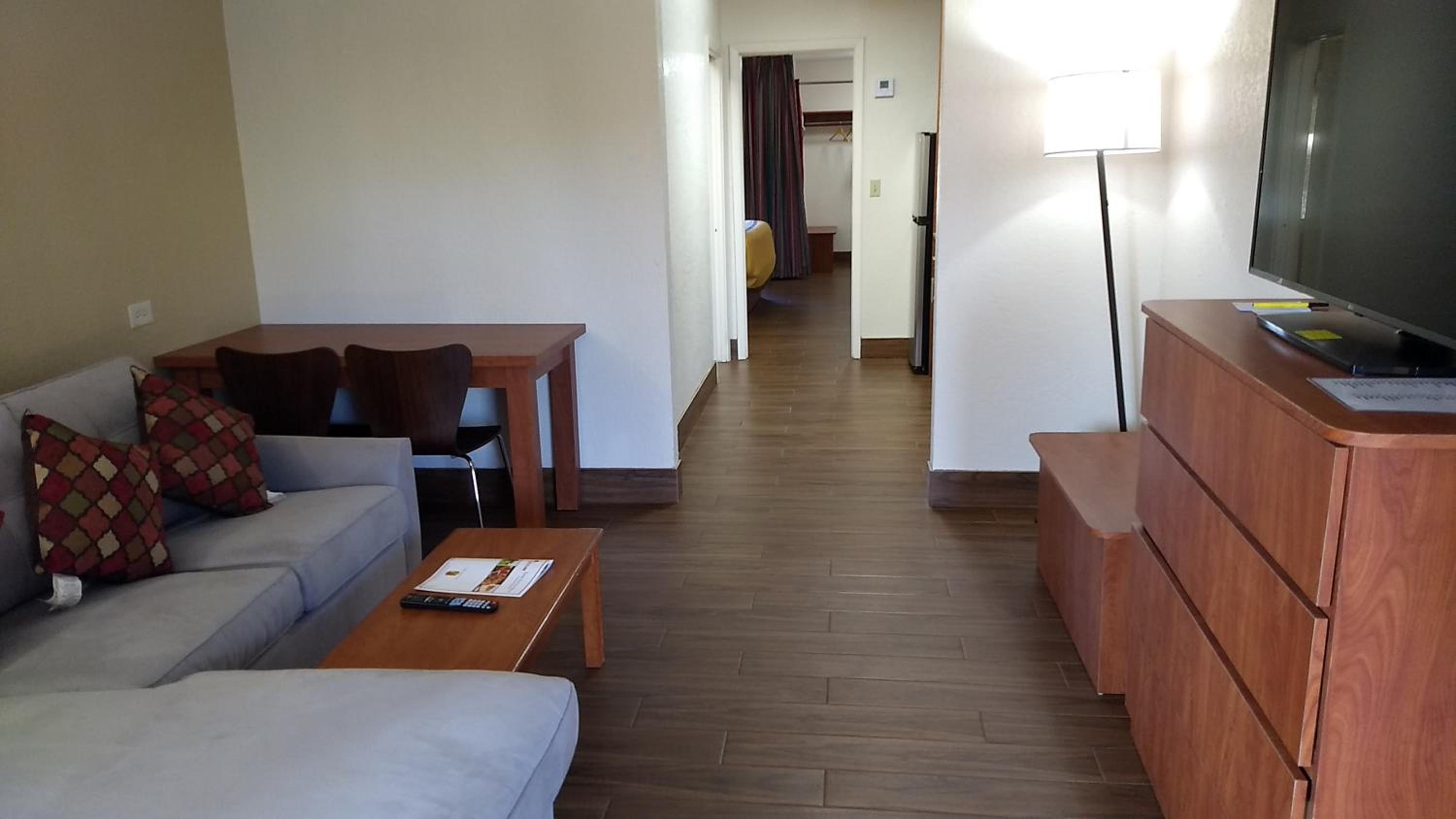 One-Bedroom King Suite - Non-Smoking - Photo 1