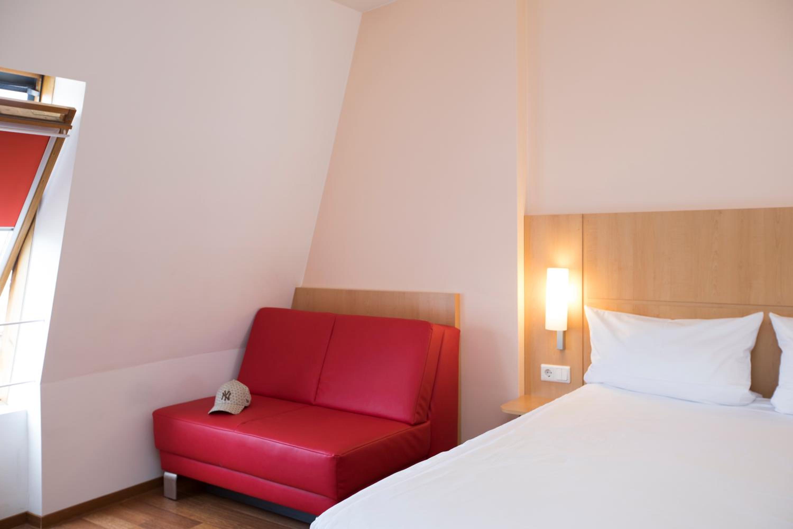 Double Room with Sofa Bed thumbnail 5