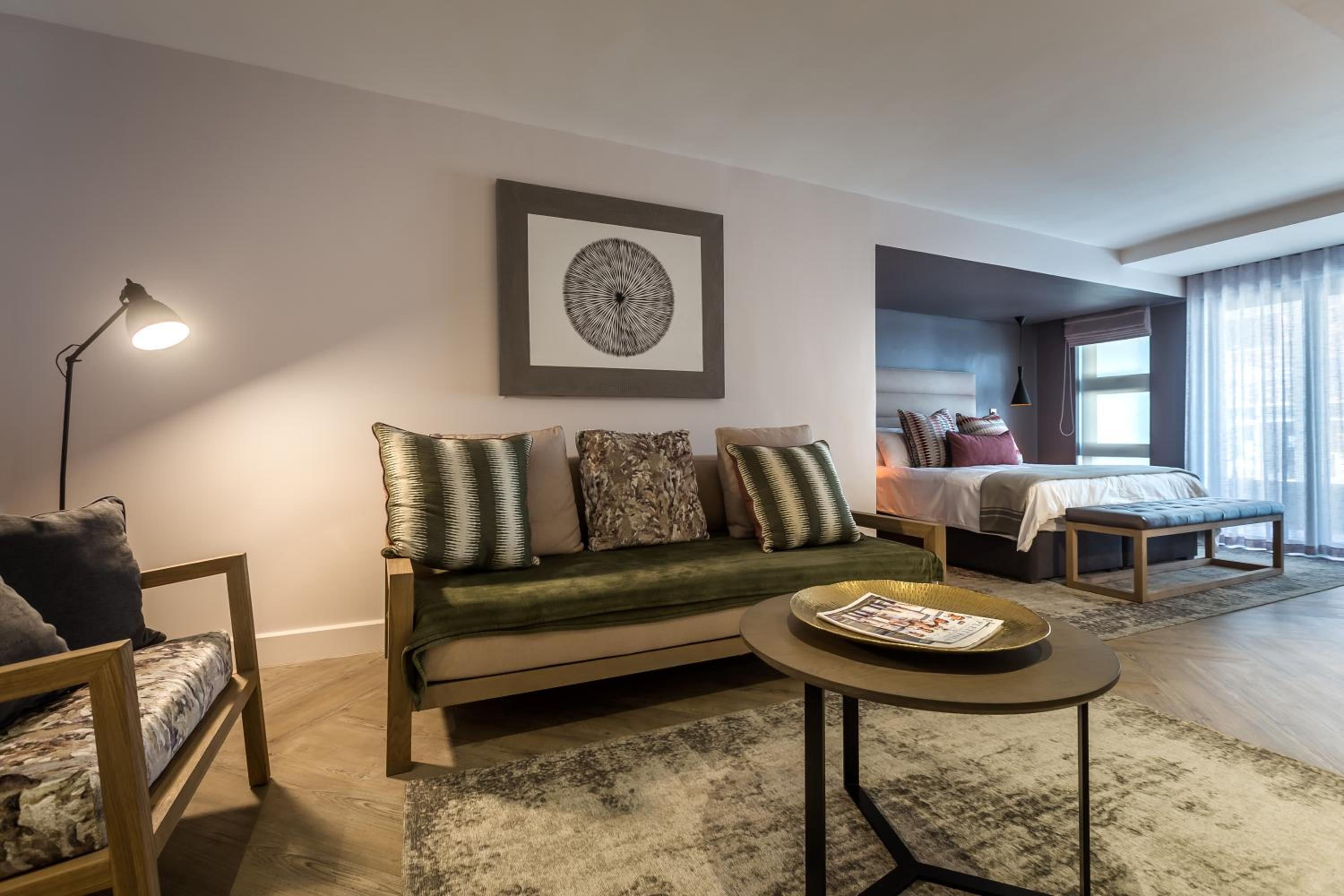 Deluxe King Suite - Photo 11