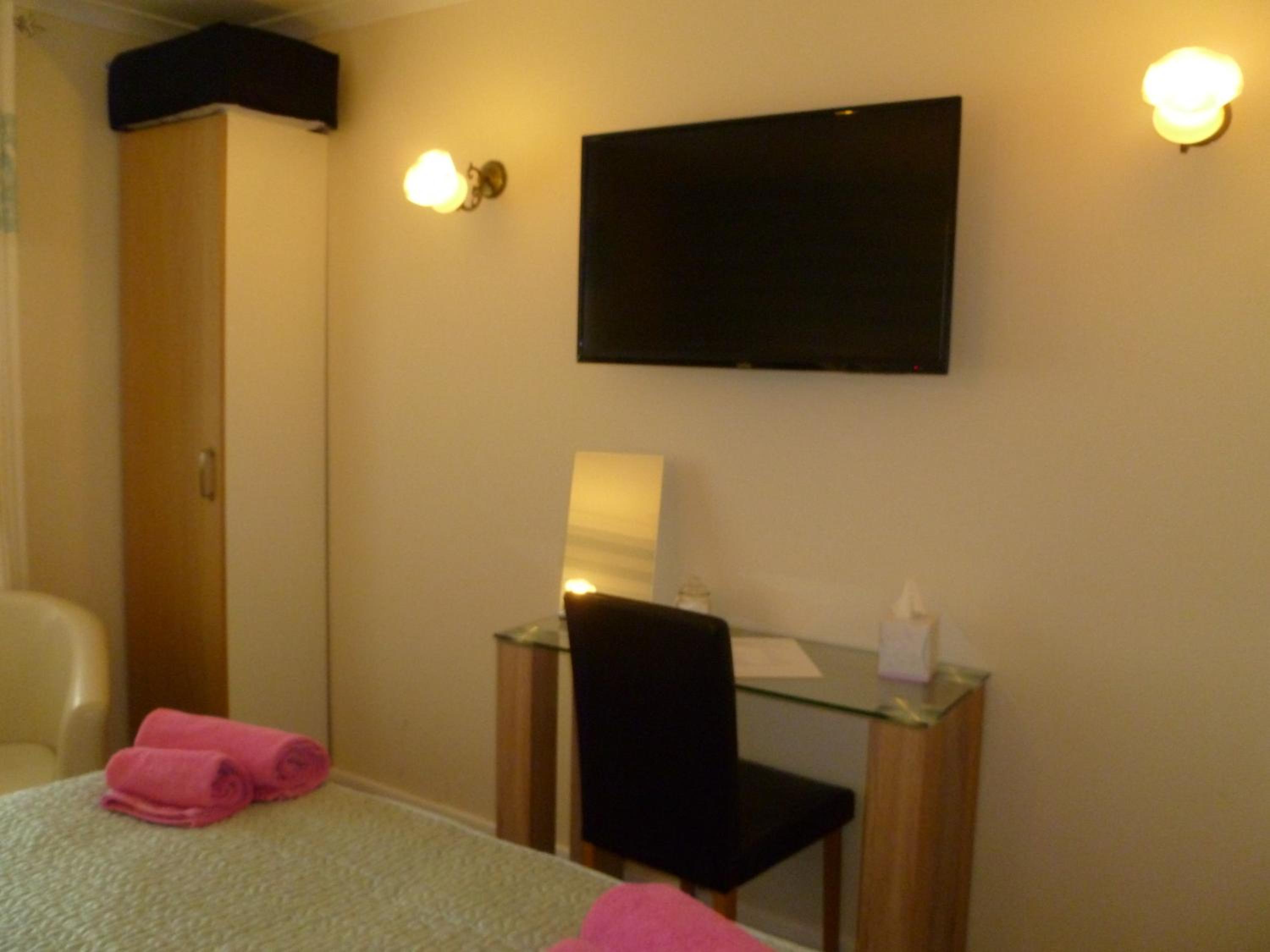 Standard King Room photo 3