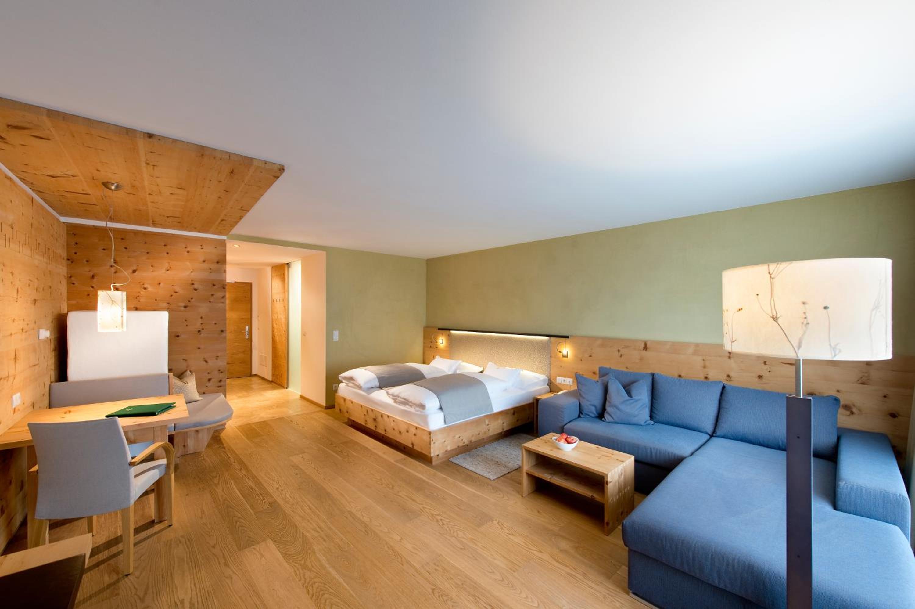 Suite - Photo 10