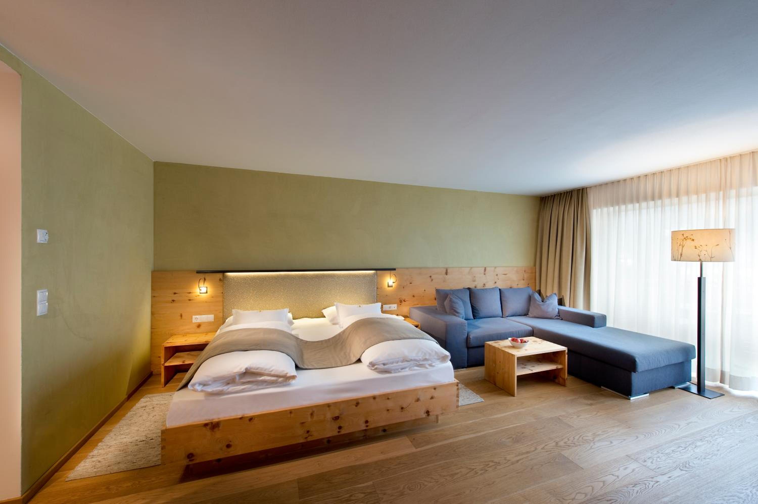 Suite - Photo 11