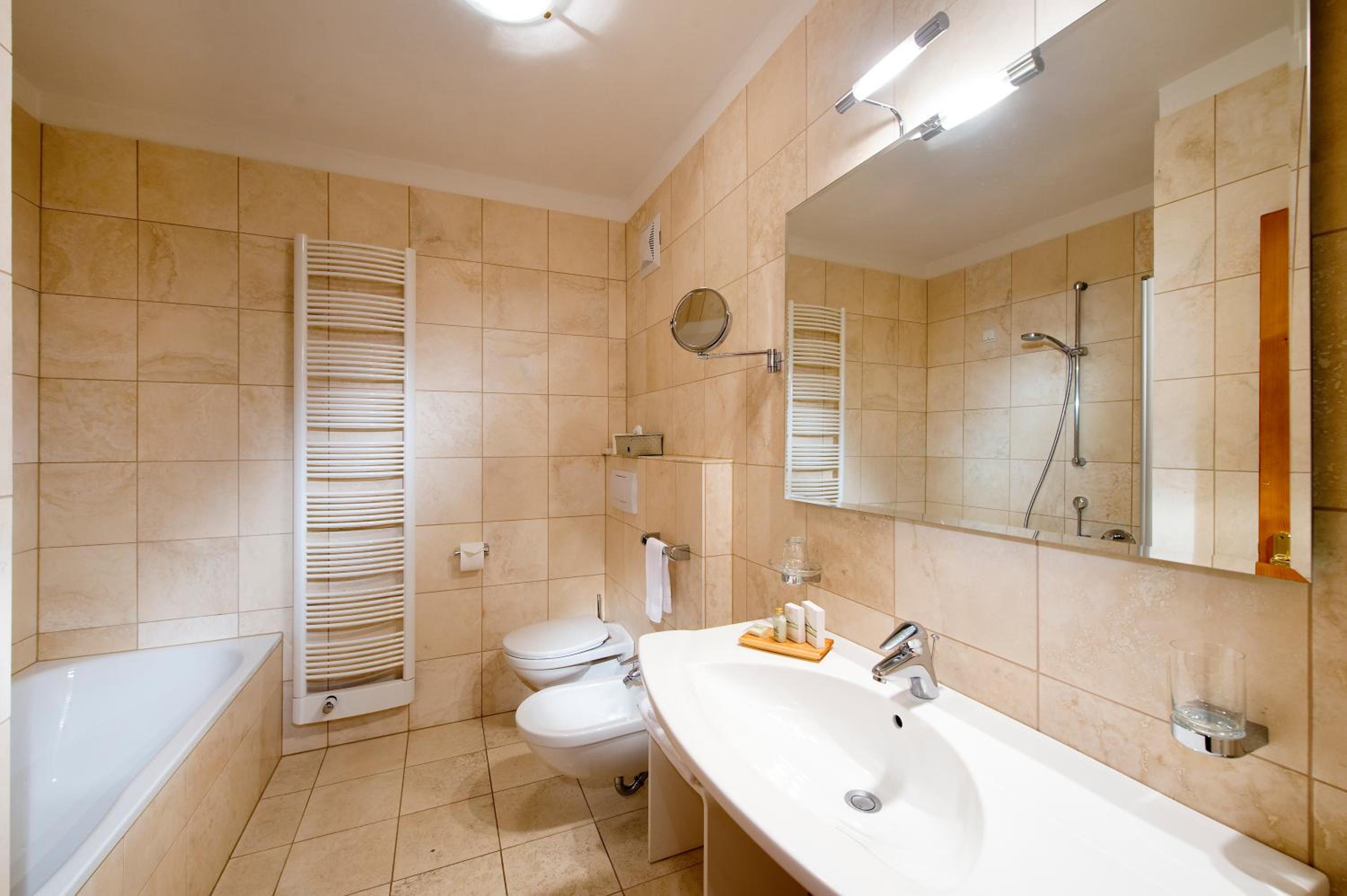 Superior Double or Twin Room - Photo 10